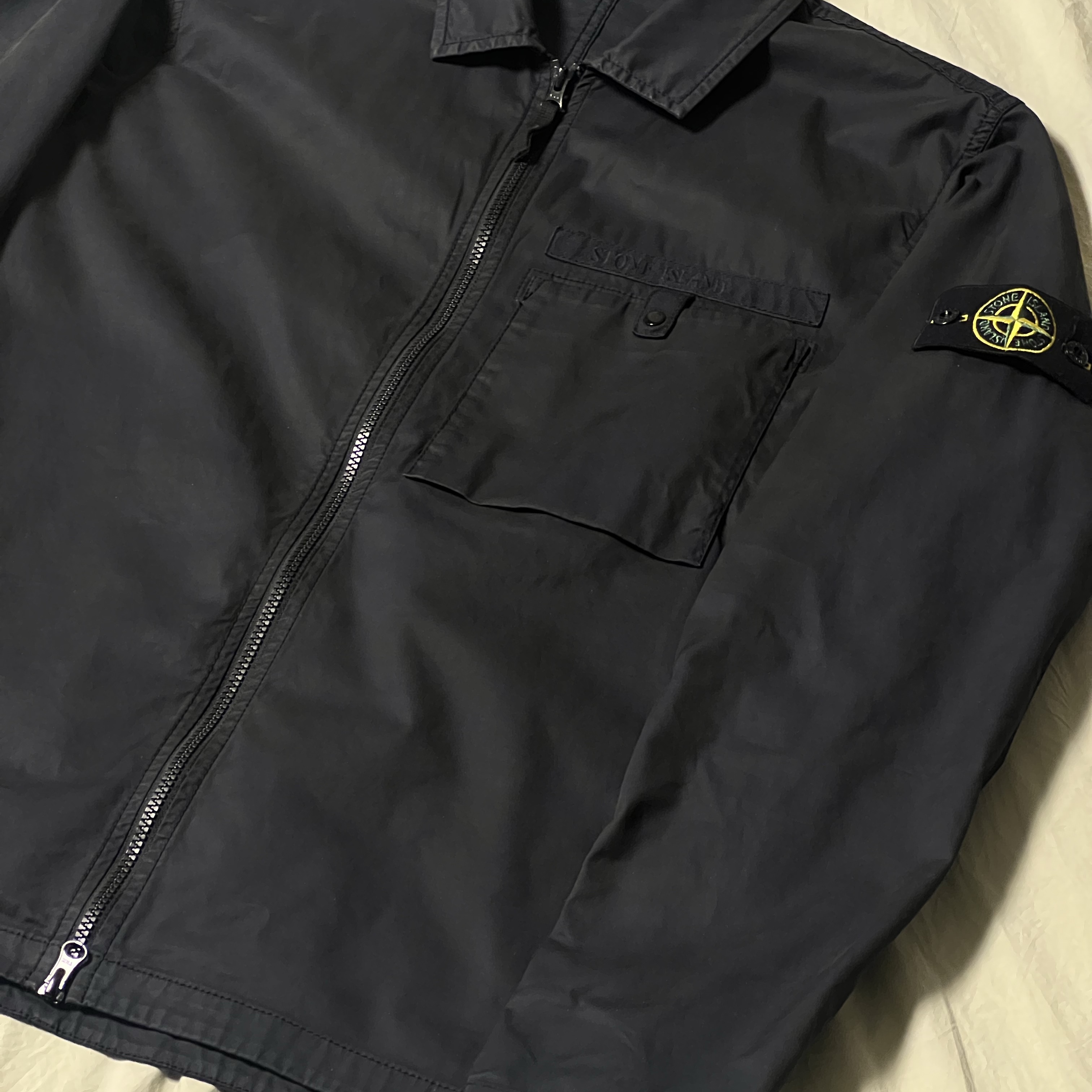 Stone Island 12619 Supima Cotton Twill Stretch-TC Garment Dyed Overshirt Black - 22SS 착용 스타일