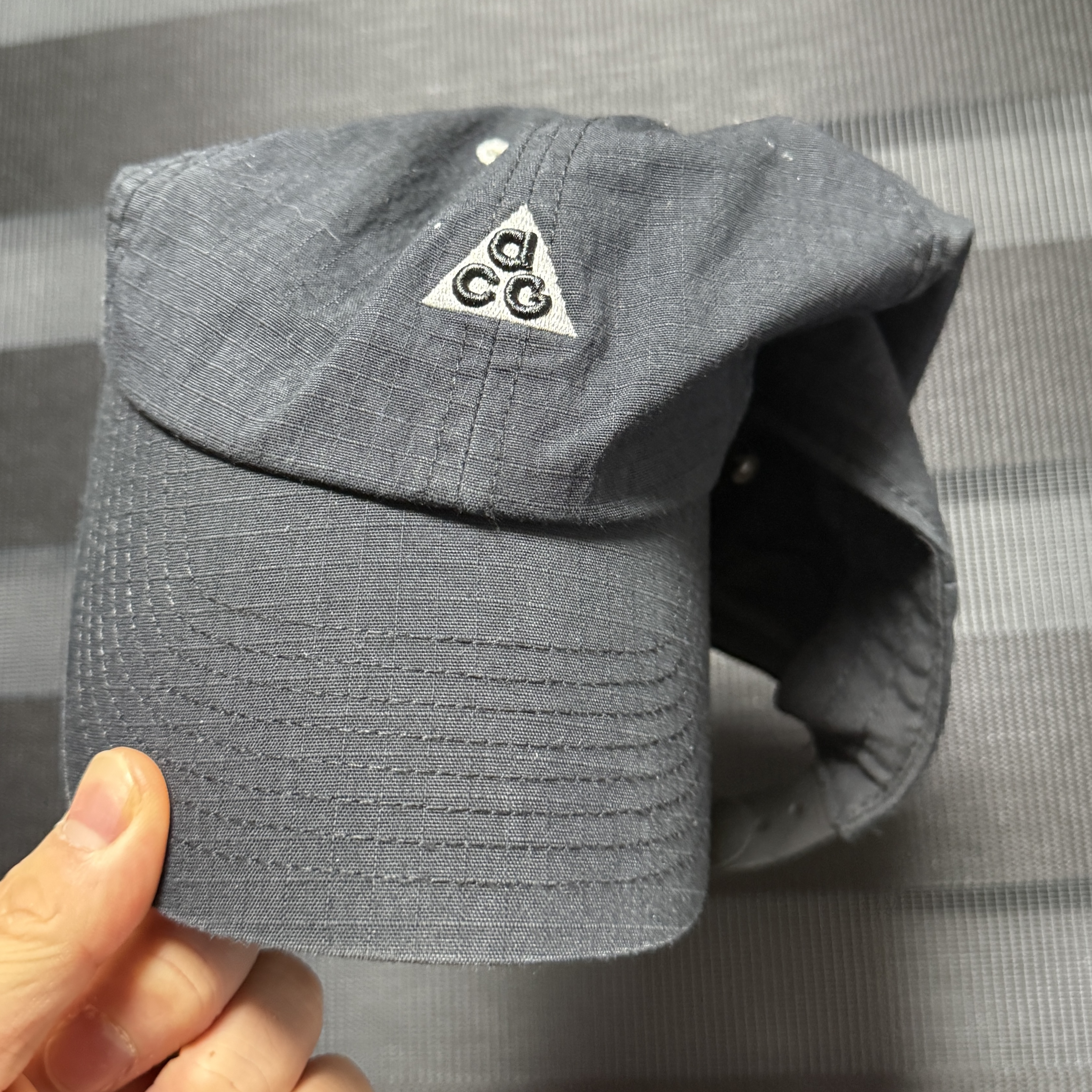 Nike ACG Heritage 86 Cap Black Light Smoke Grey 착용 스타일