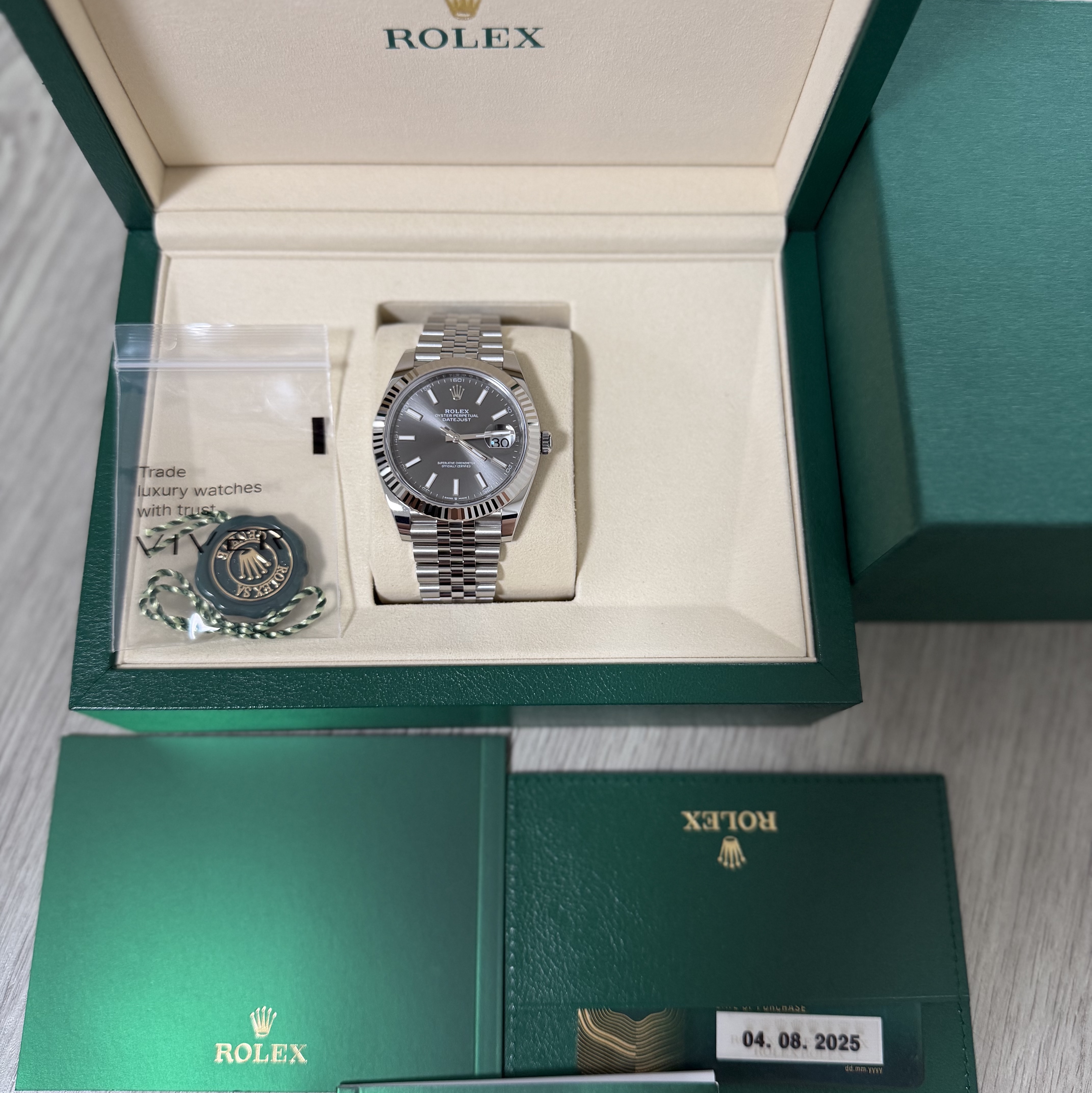 Rolex Datejust 41mm 126334 Slate Jubilee 착용 스타일 - 3