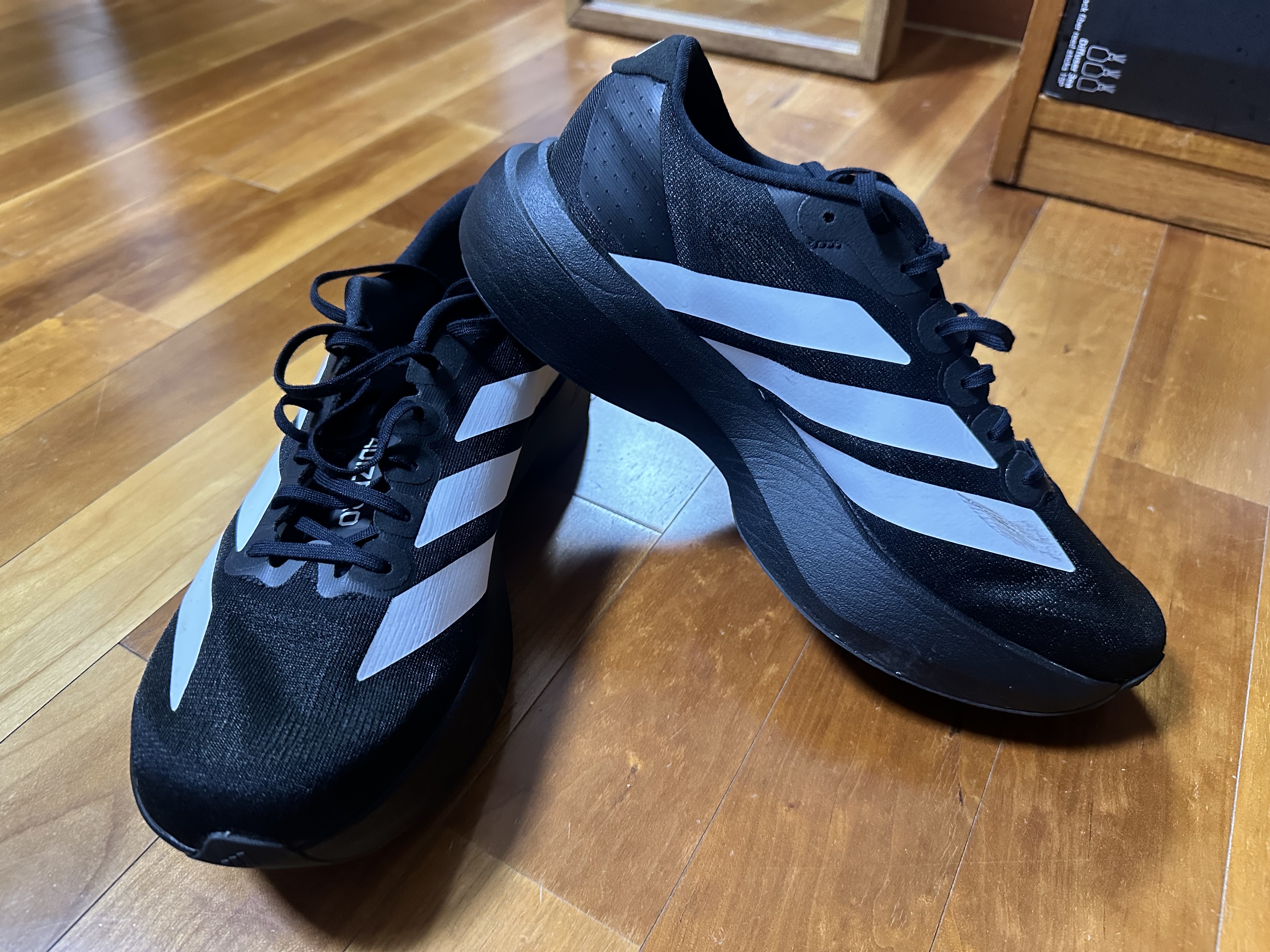 Adidas Adizero EVO SL Core Black Cloud White 착용 스타일