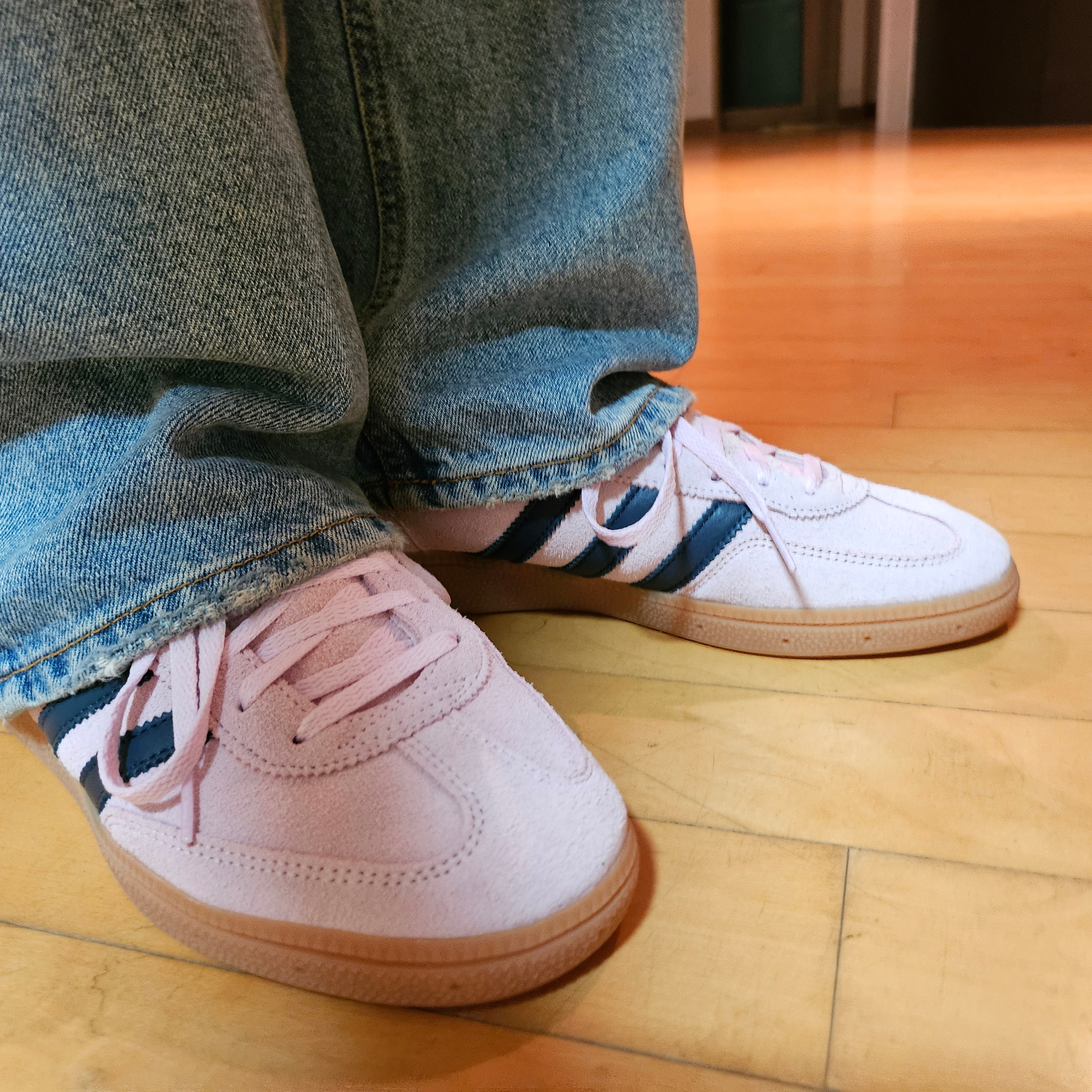 (W) Adidas Spezial Handball Clear Pink 착용 스타일 - 2