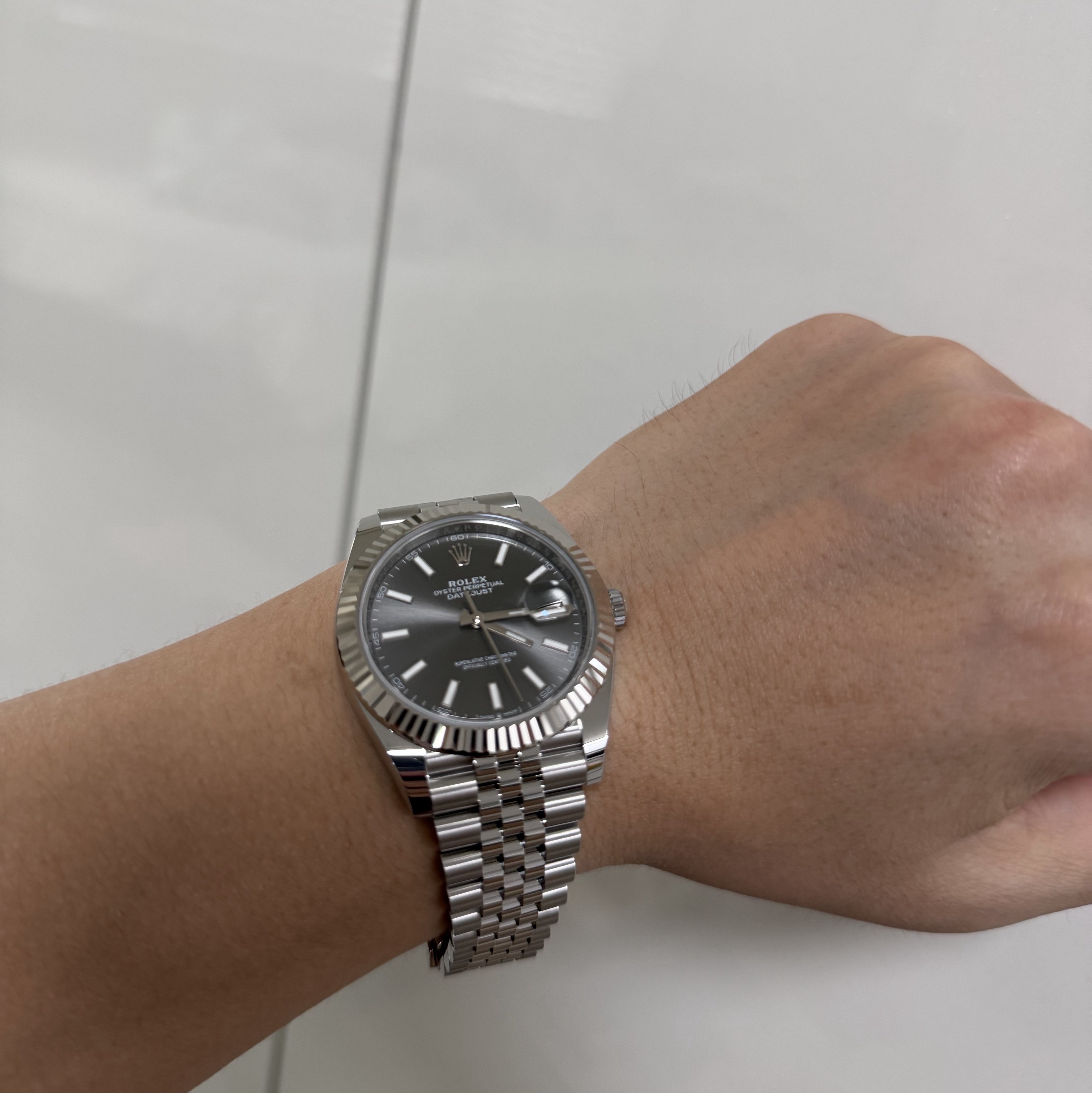 Rolex Datejust 41mm 126334 Slate Jubilee 착용 스타일 - 4