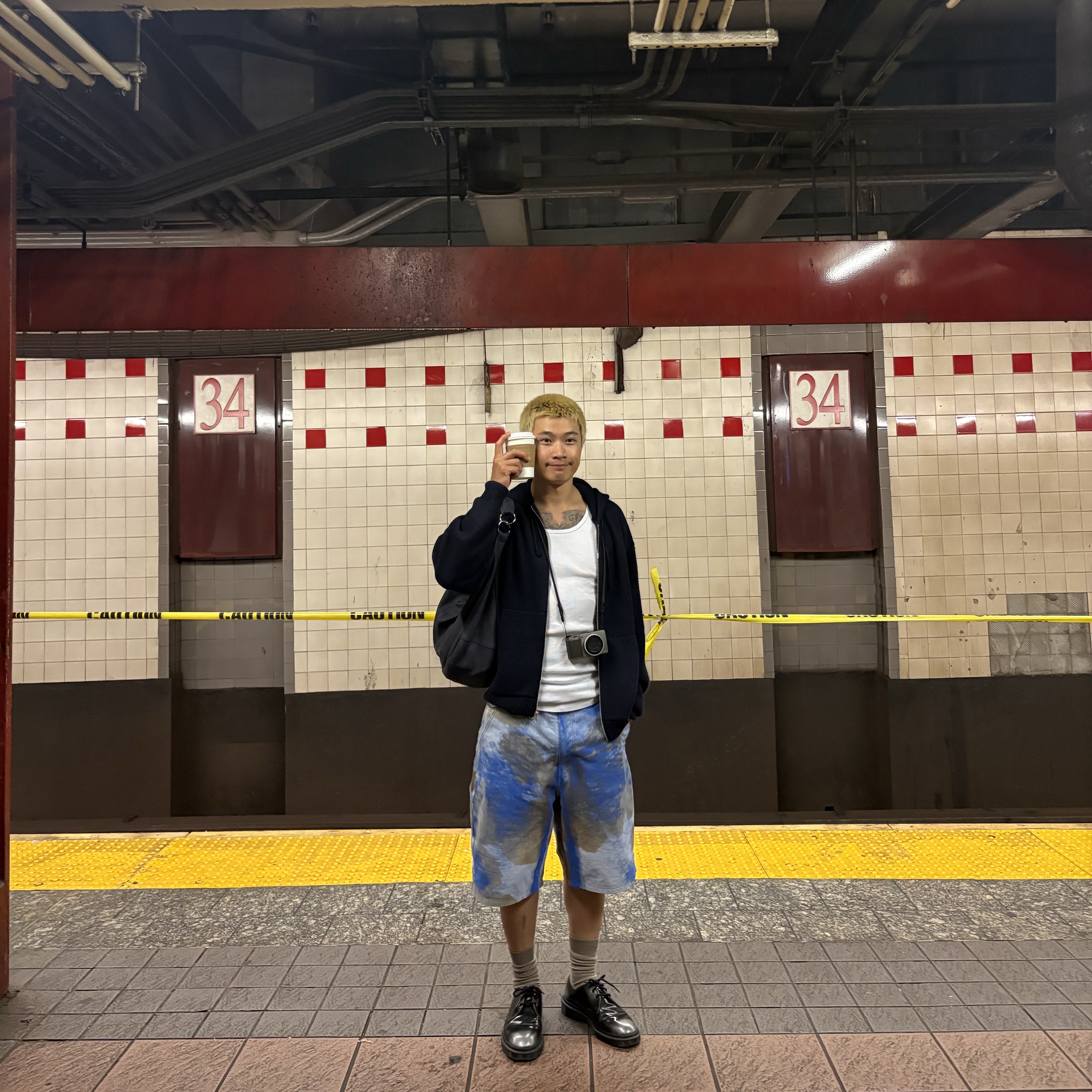 Stussy Ponyhair Work Shorts Multi, Dr. Martens x Supreme 1461 Gray Silver 착용 스타일