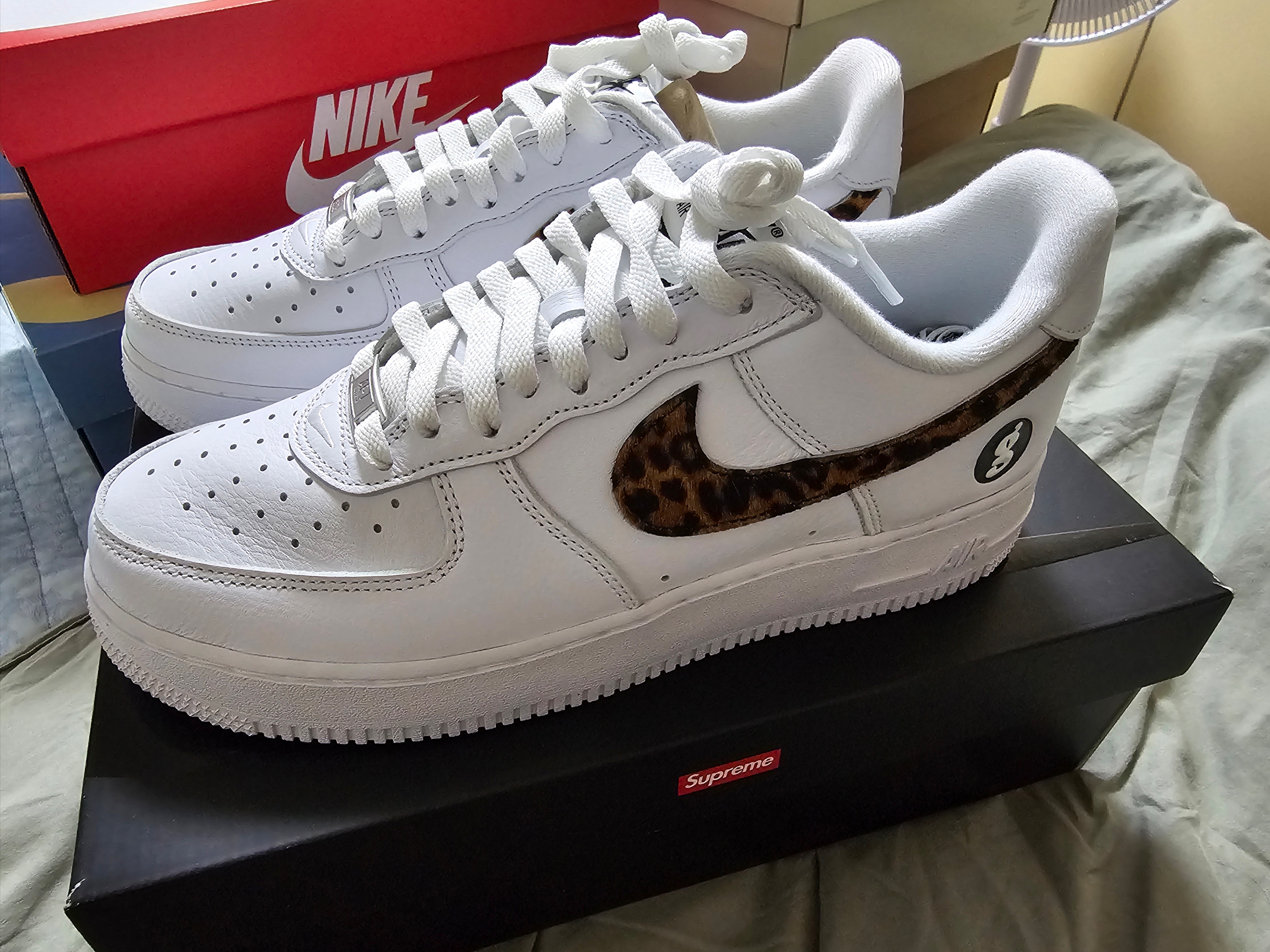 Nike x Supreme x GOODENOUGH Air Force 1 Low White - 25SS 착용 스타일