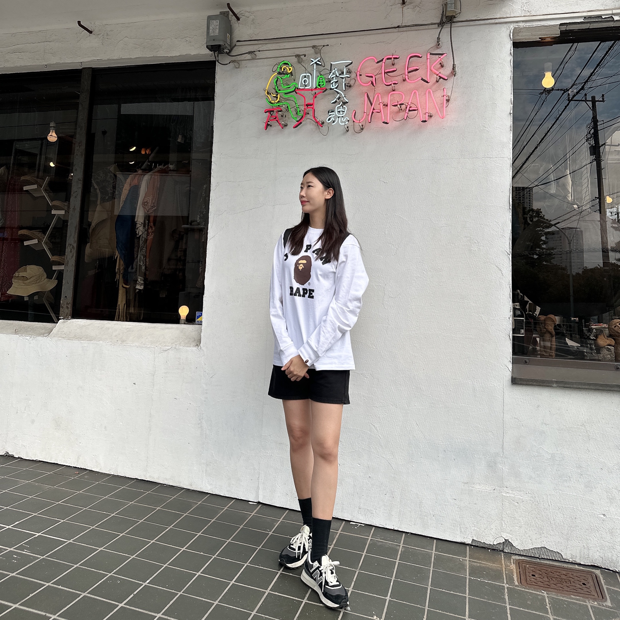 BAPE Japan College City L/S T-Shirt White 착용 스타일
