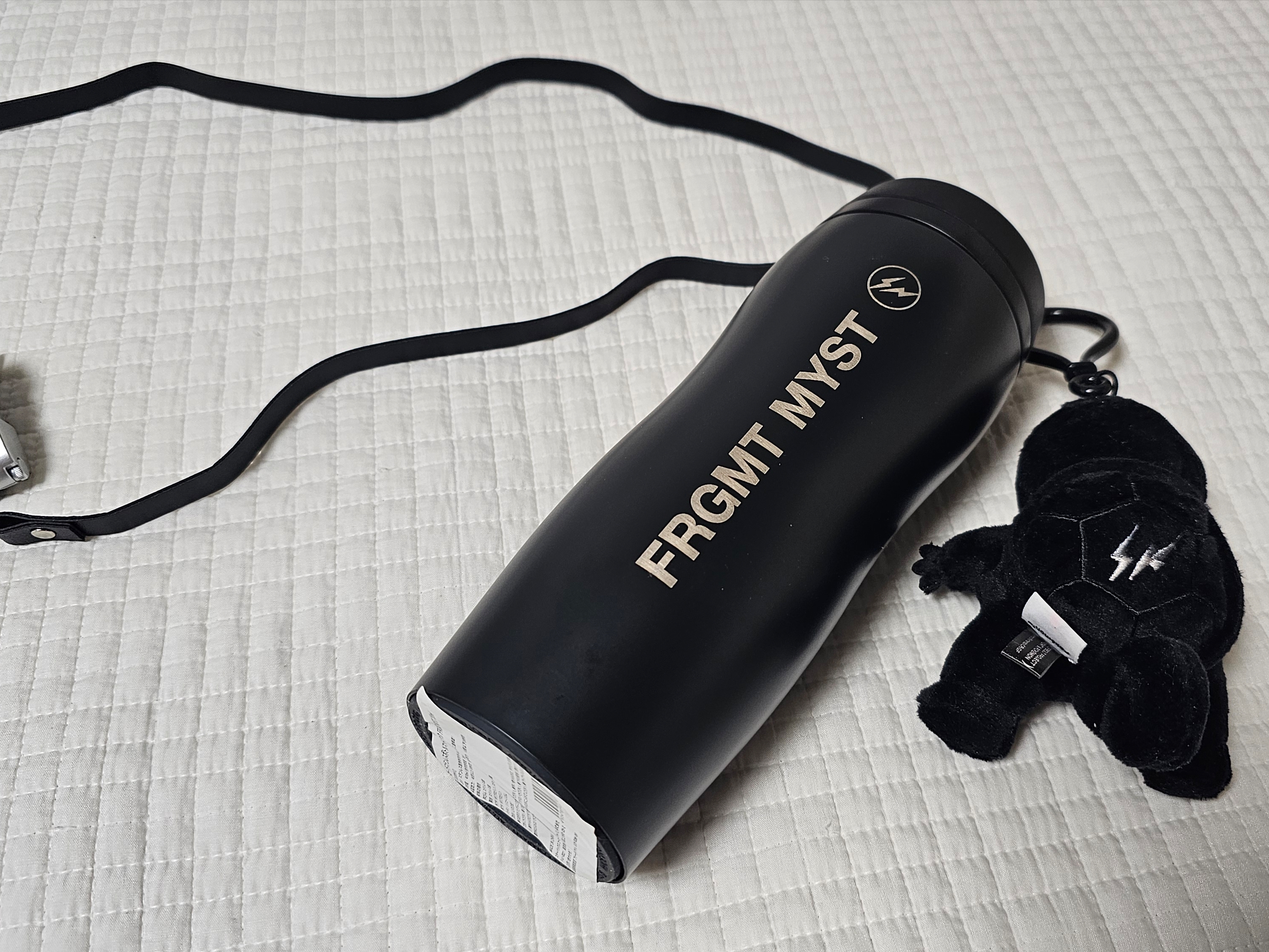 Fragment x Pokemon INN Thunderbolt Project TBP Mascot Key Ring Zenigame Black, Starbucks x Fragment Curved Stainless Black Bottle 355ml 착용 스타일
