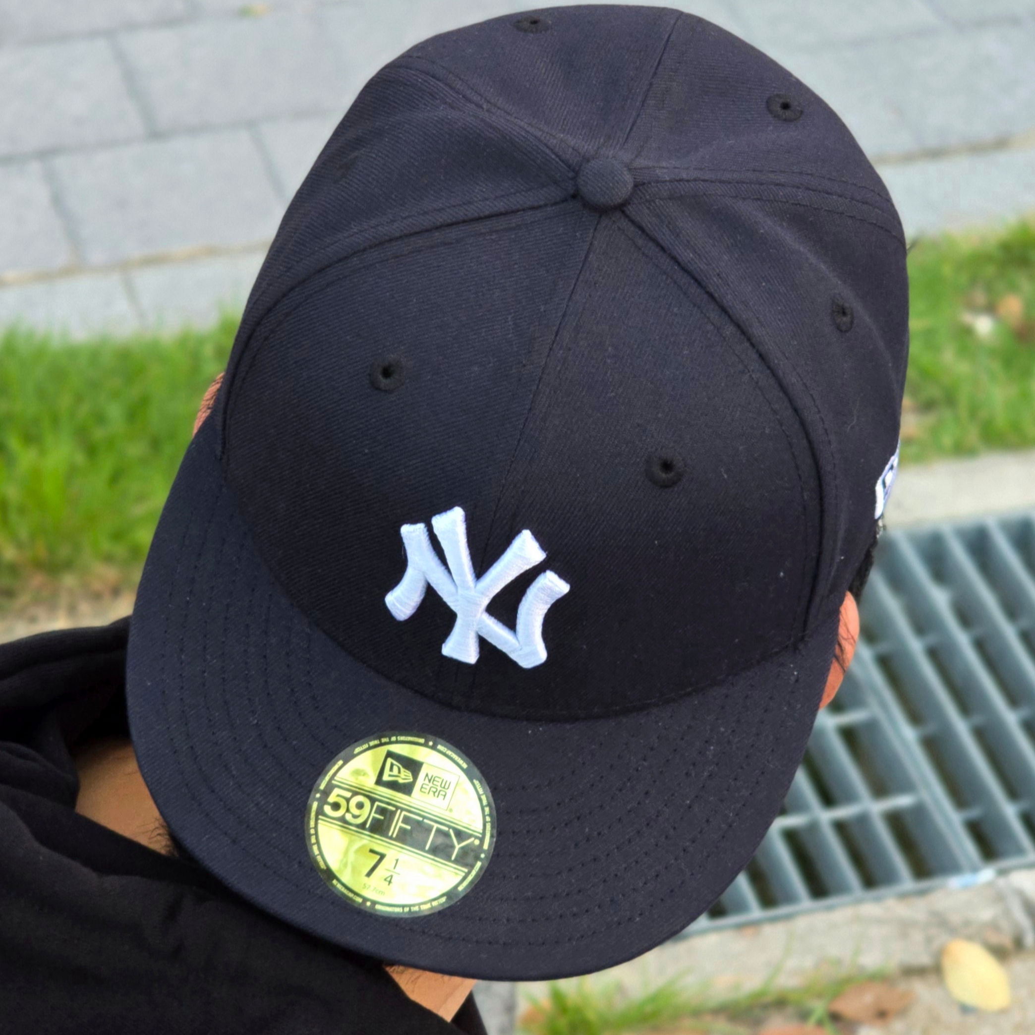 New Era 59Fifty MLB Authentic New York Yankees Game Navy 착용 스타일