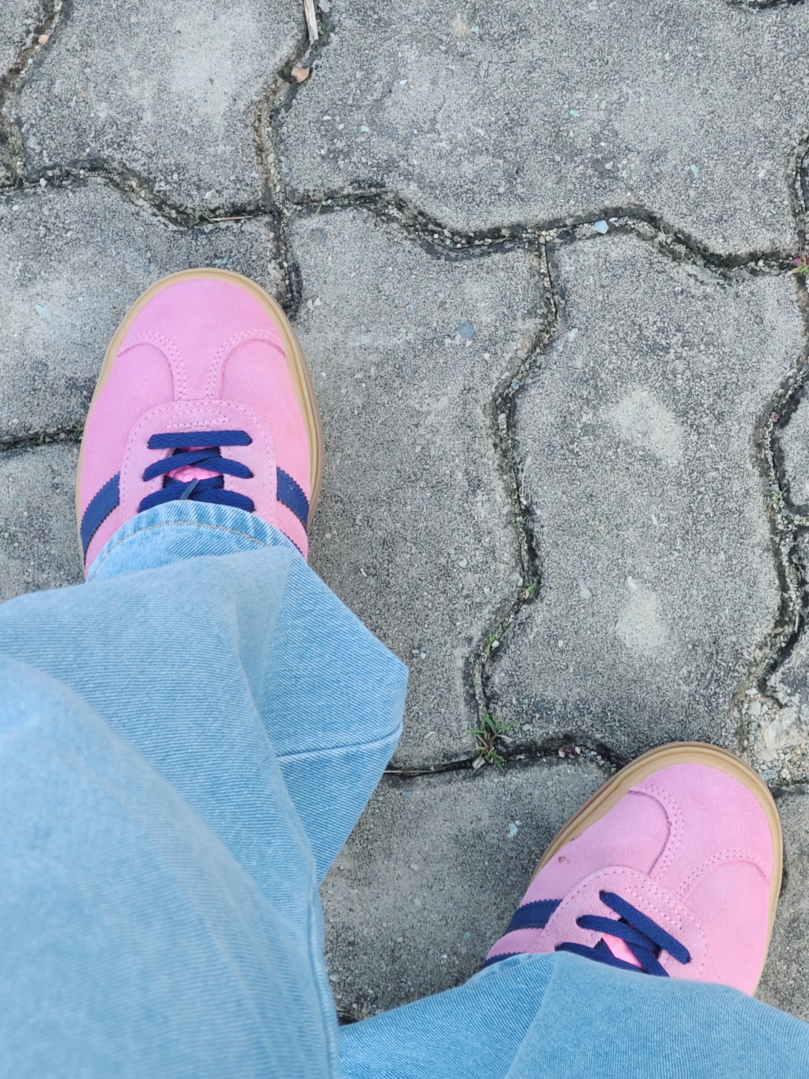 (W) Adidas Gazelle Bold Pink Glow Victory Blue 착용 스타일