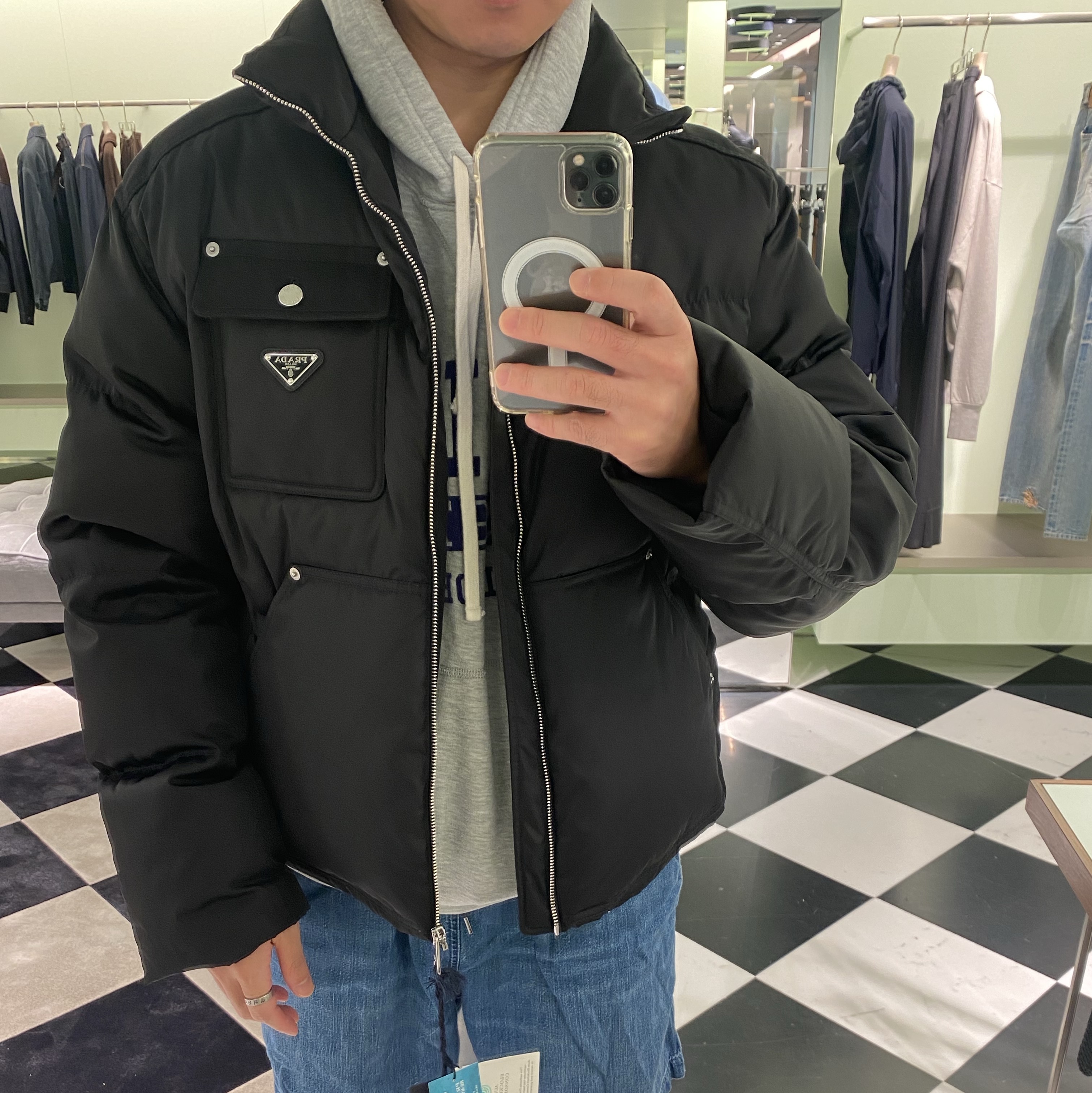 Prada Re-Nylon Crop Down Jacket Black 착용 스타일