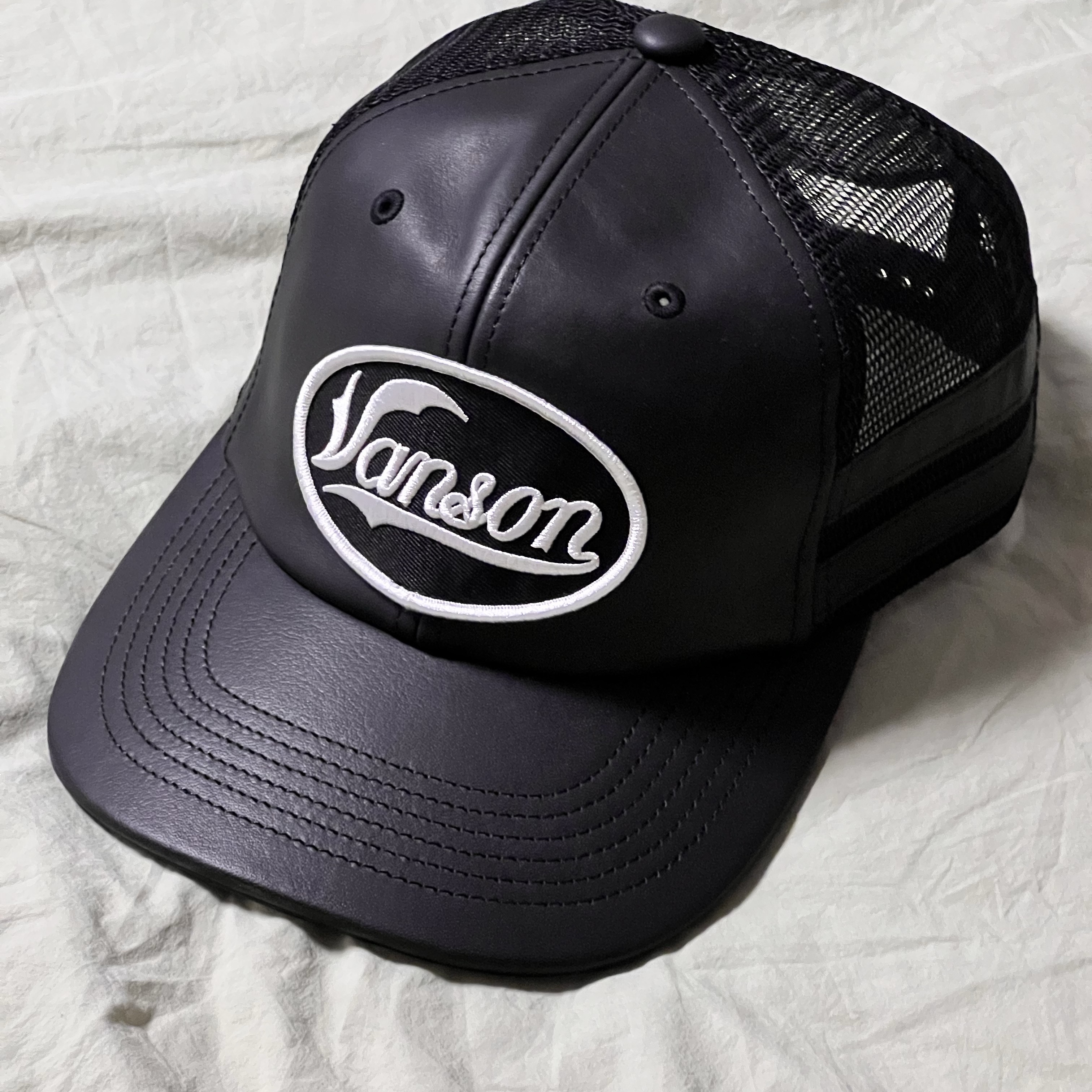 Supreme x Vanson Leathers Mesh Back 6-Panel Black - 25FW 착용 스타일