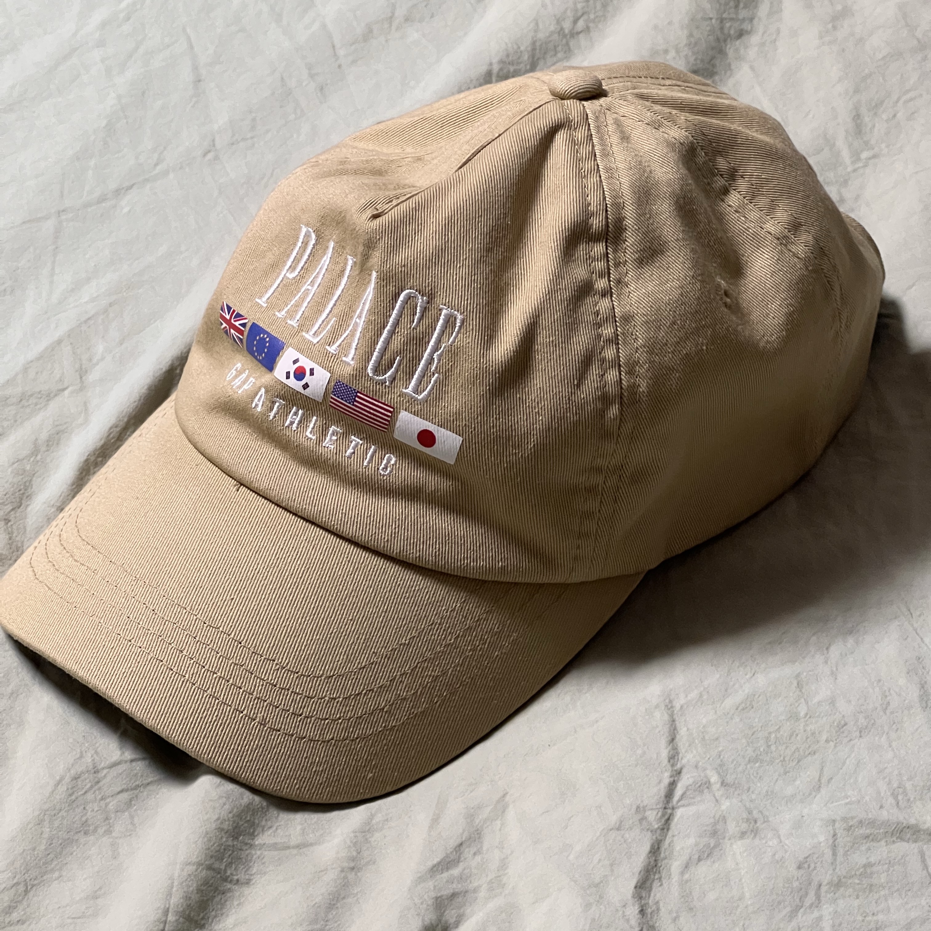 Palace x Gap Flag 6-Panel Khaki - 24SS 착용 스타일
