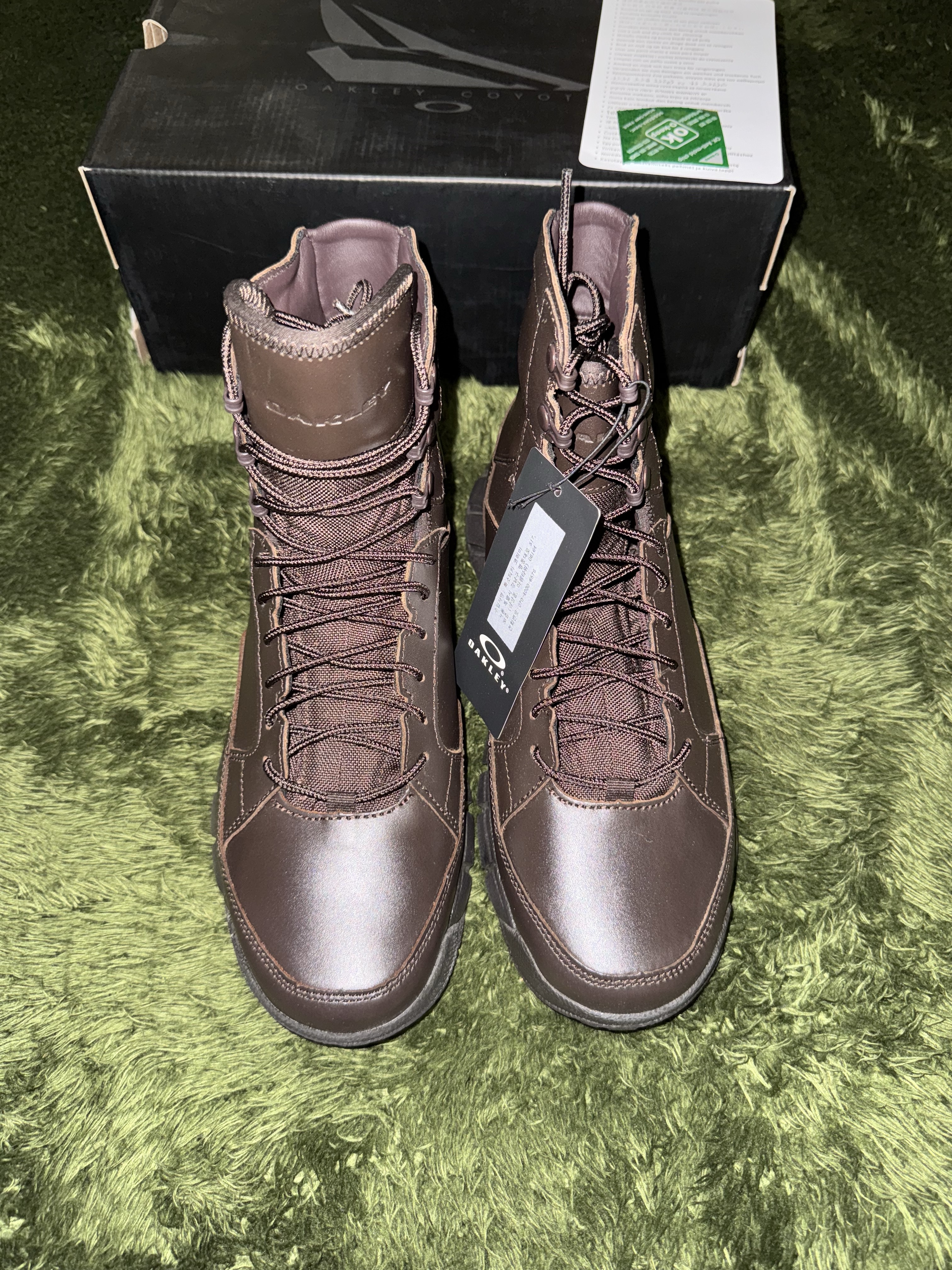 Oakley Leather Coyote Boot Brown 착용 스타일 - 2