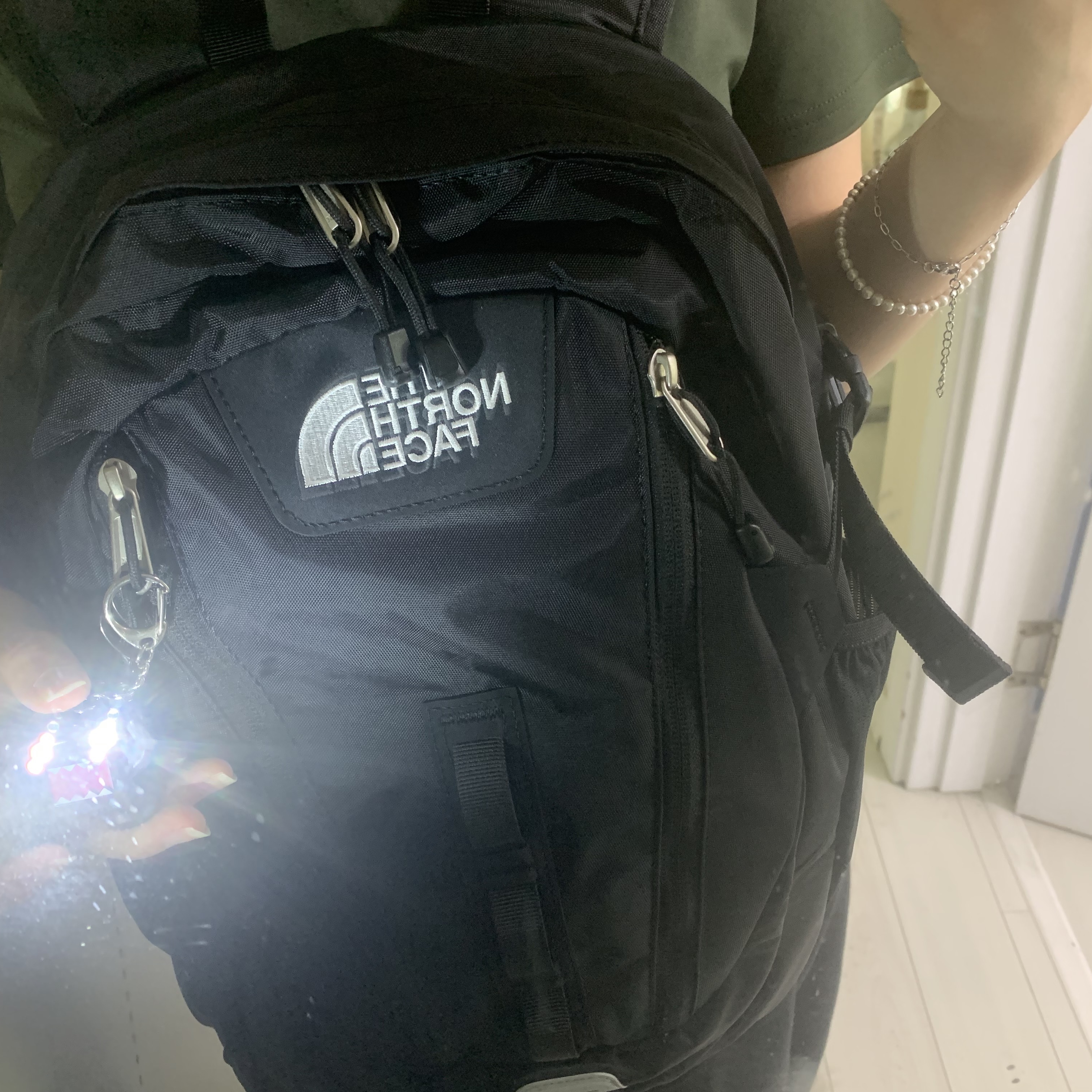 The North Face Mini Shot Black 착용 스타일 - 2