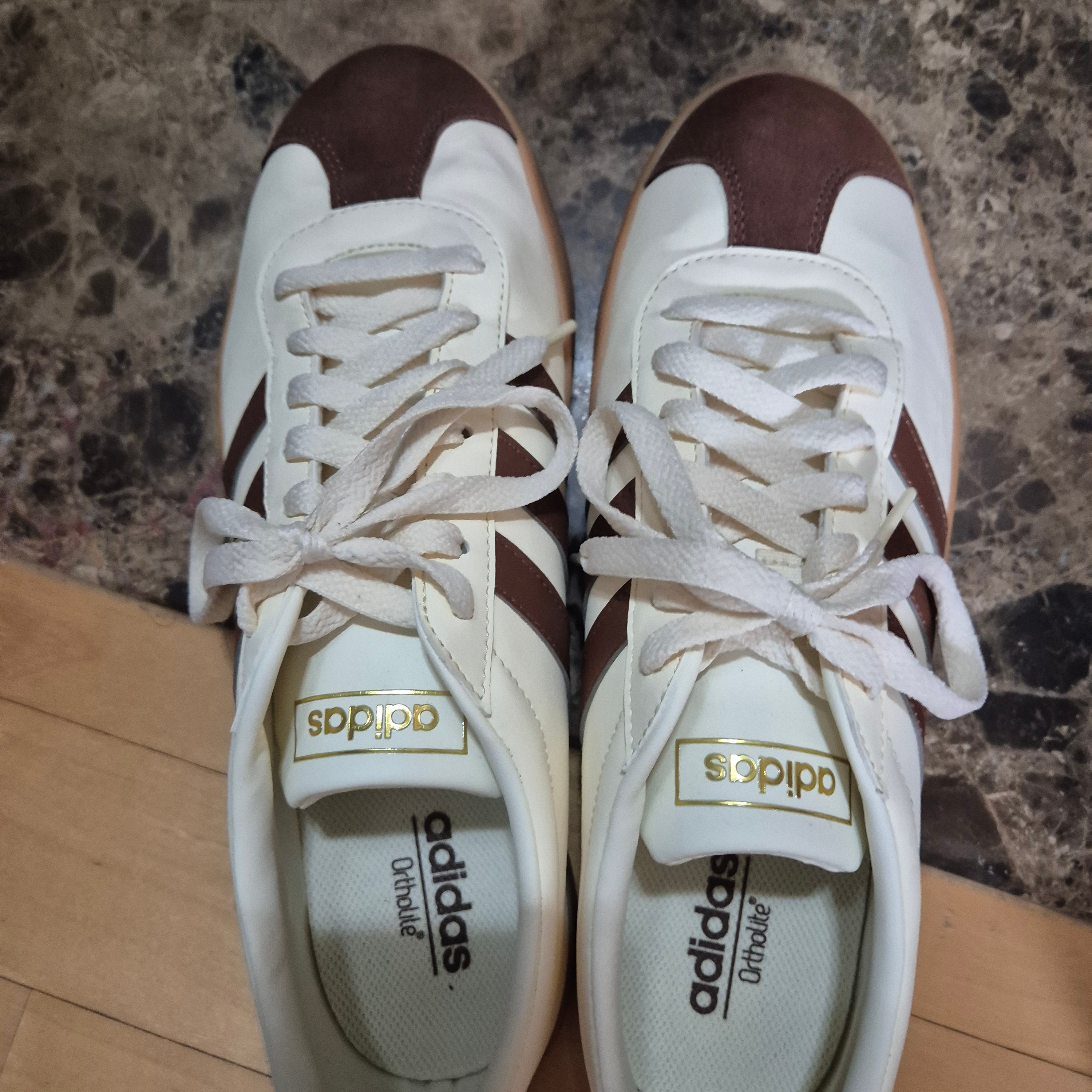 Adidas VL Court 2.0 Cream Brown 착용 스타일
