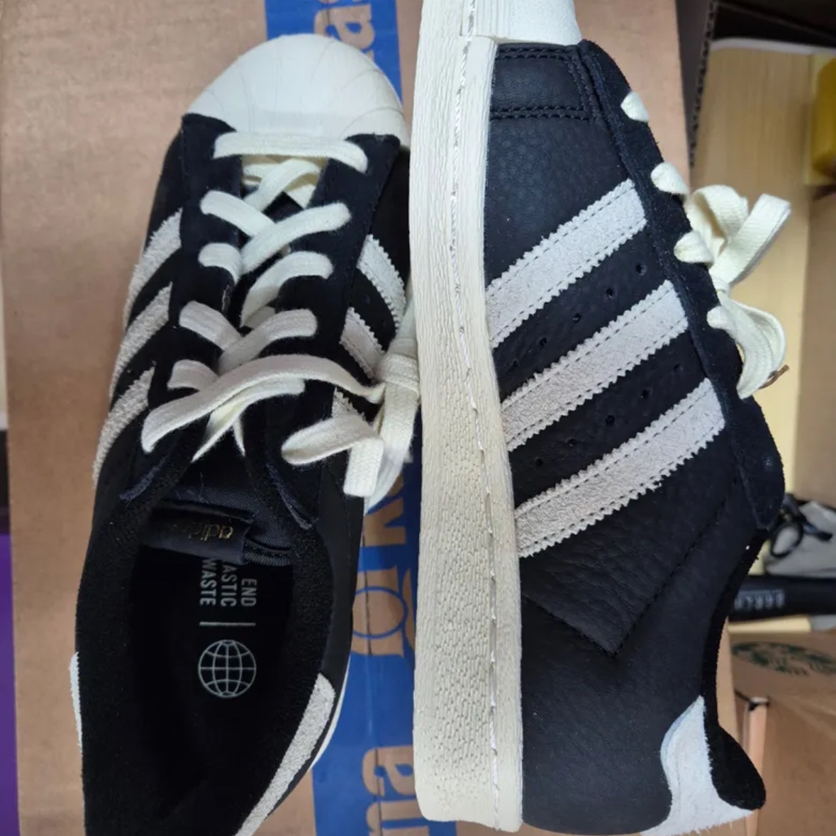 Adidas Superstar 82 FI Core Black 착용 스타일