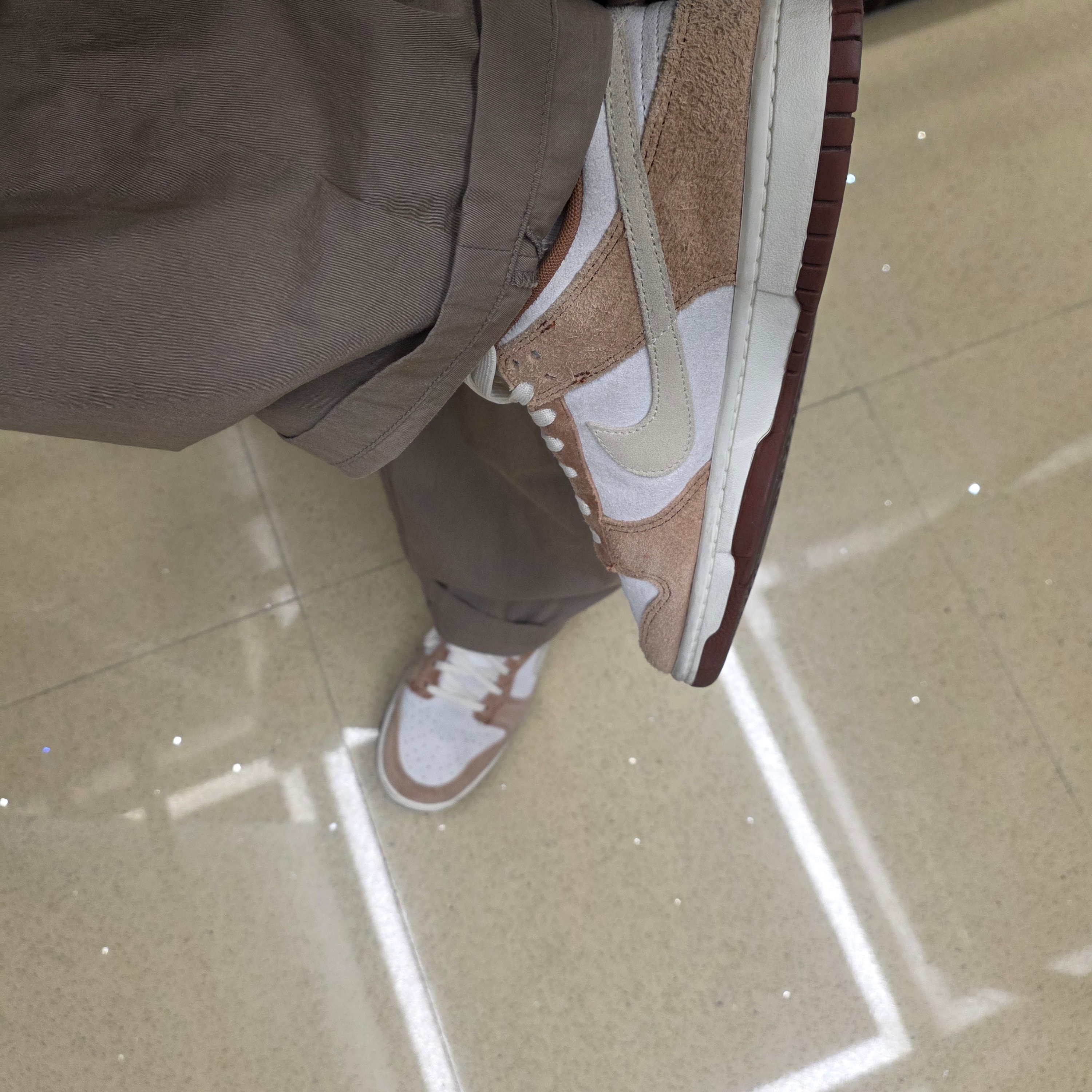 Nike Dunk Low Pro Premium Medium Curry 착용 스타일 - 1
