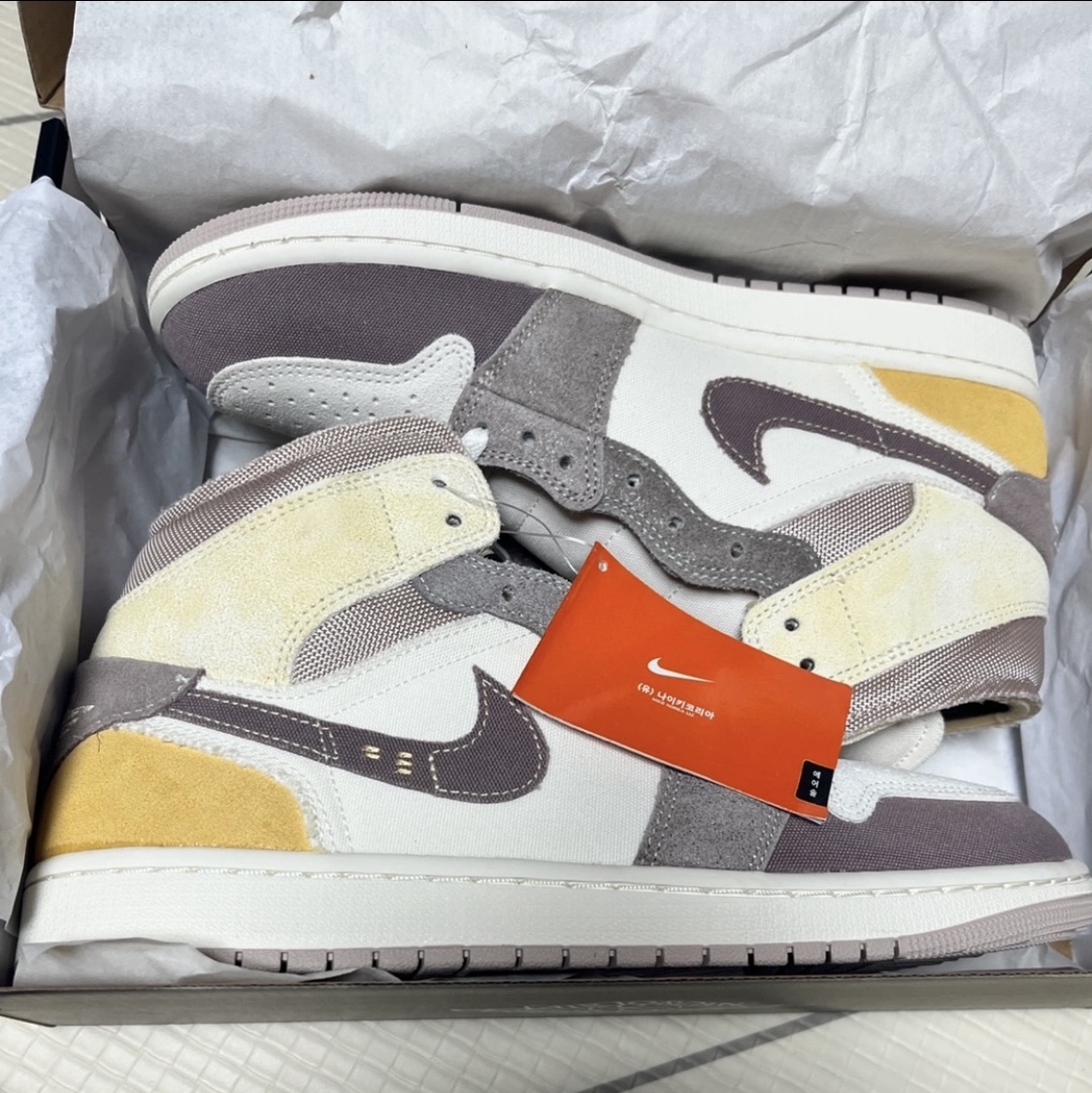 Jordan 1 Mid SE Craft Taupe Haze 착용 스타일