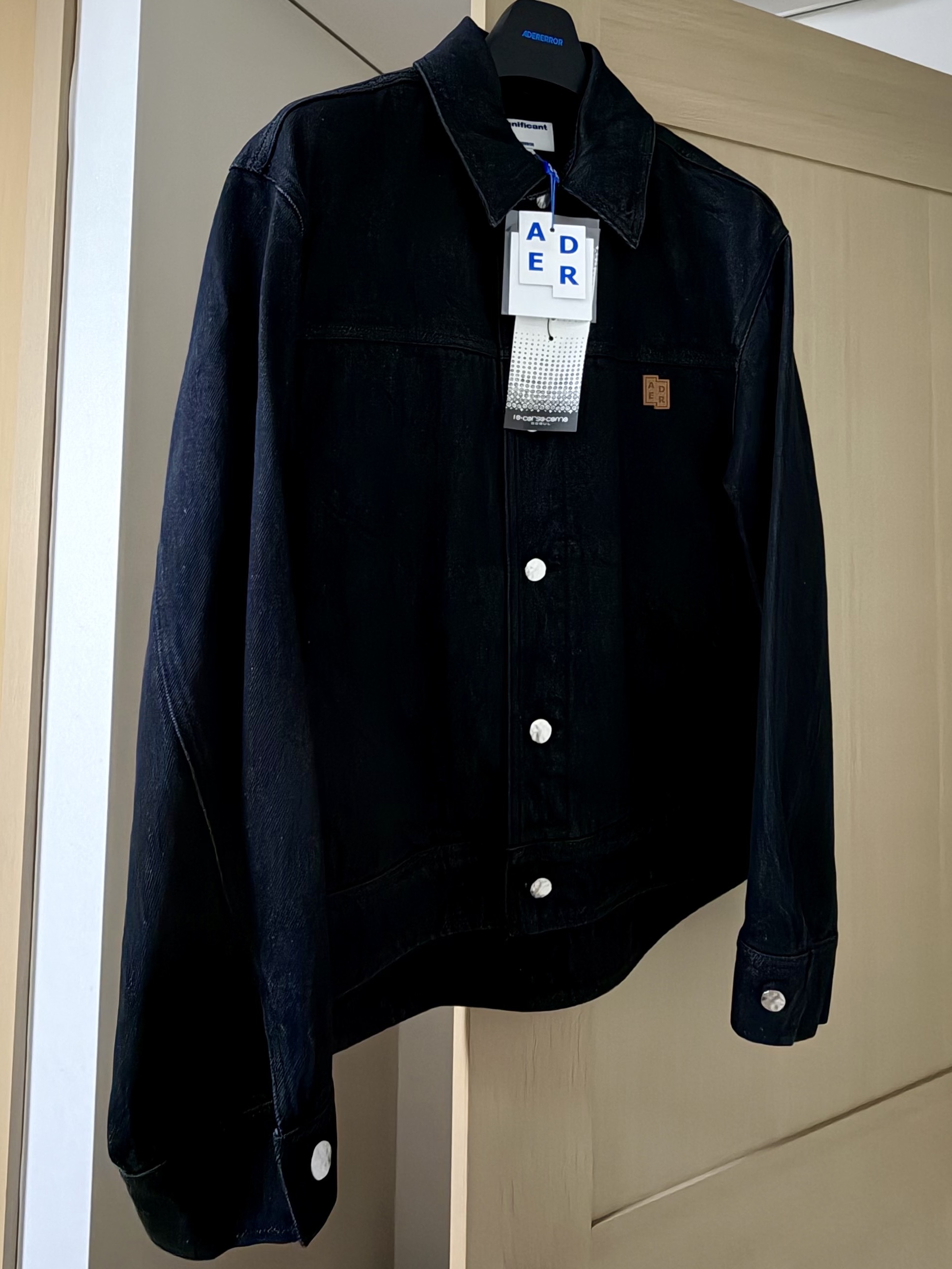 Ader Error Sig; SV Tag Trucker Jacket 01 Noir 착용 스타일 - 1