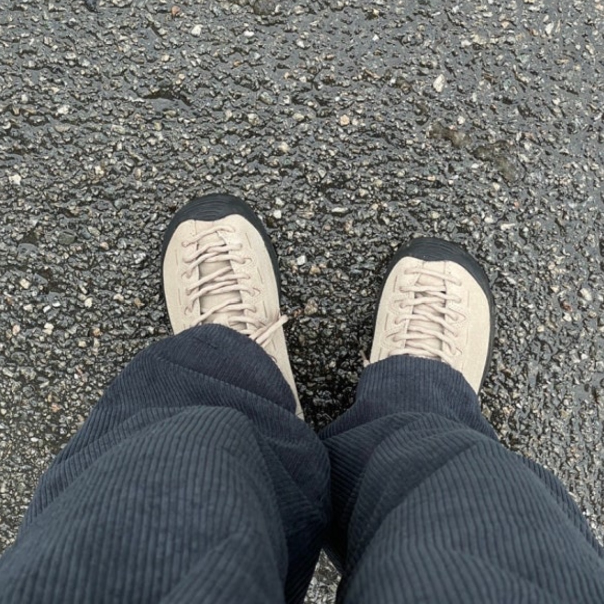 (W) Keen Jasper Rocks SP Sneaker Birch Black 착용 스타일