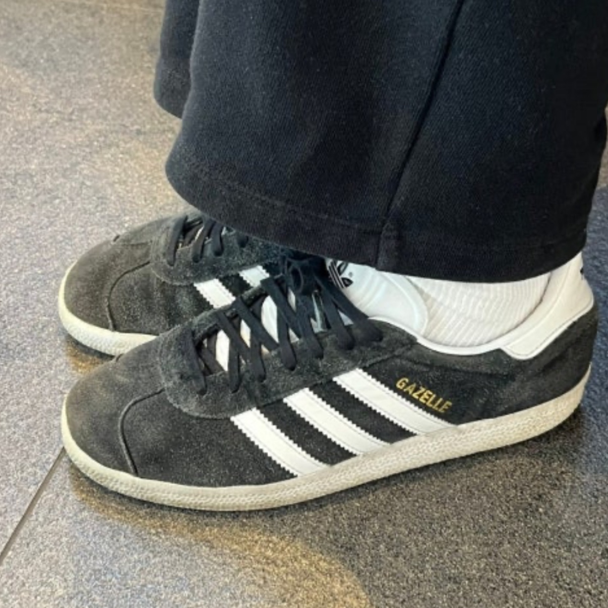 Adidas Gazelle Core Black White 착용 스타일
