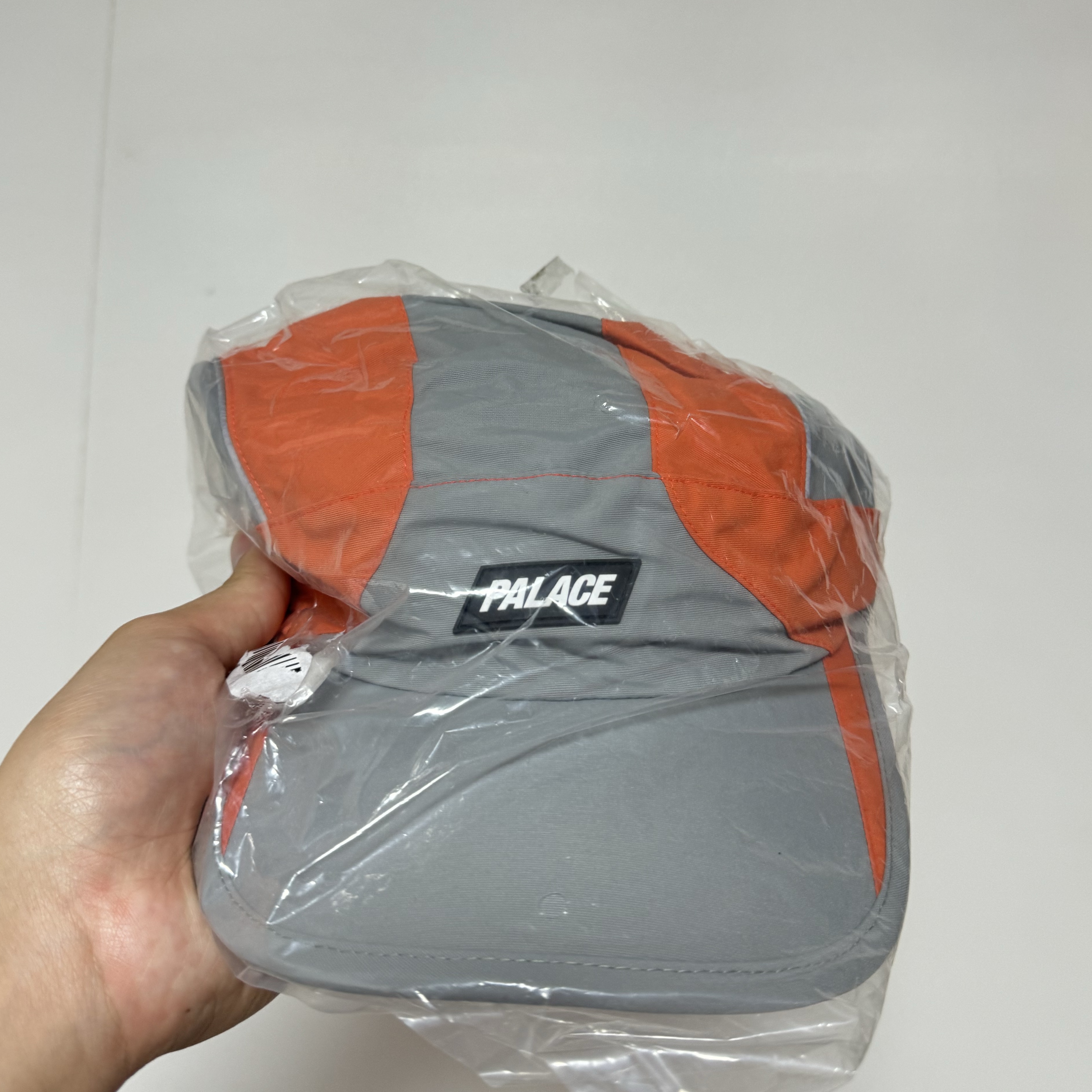 Palace Duo Shell Runner Grey Orange - 24FW 착용 스타일