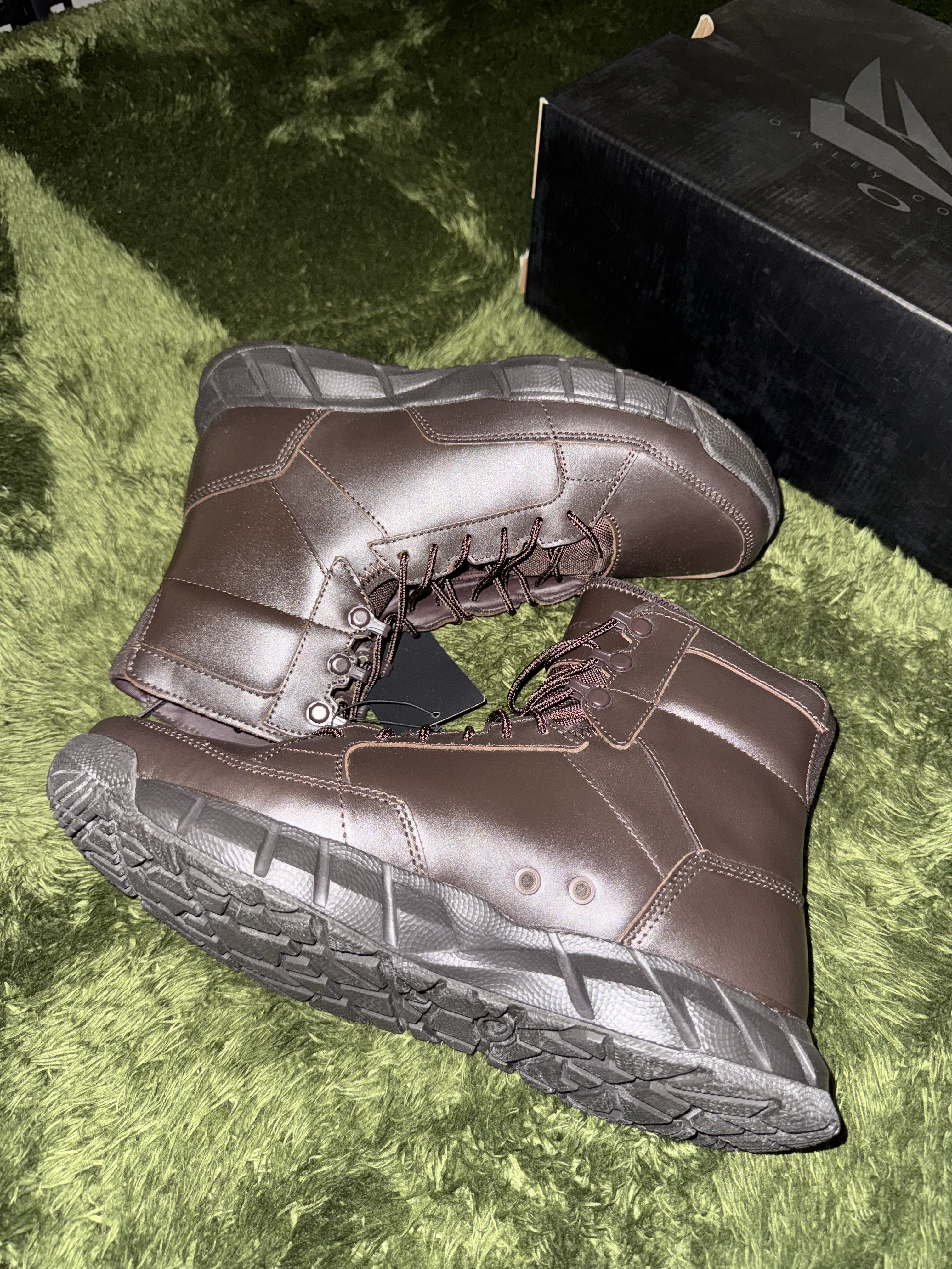 Oakley Leather Coyote Boot Brown 착용 스타일 - 5