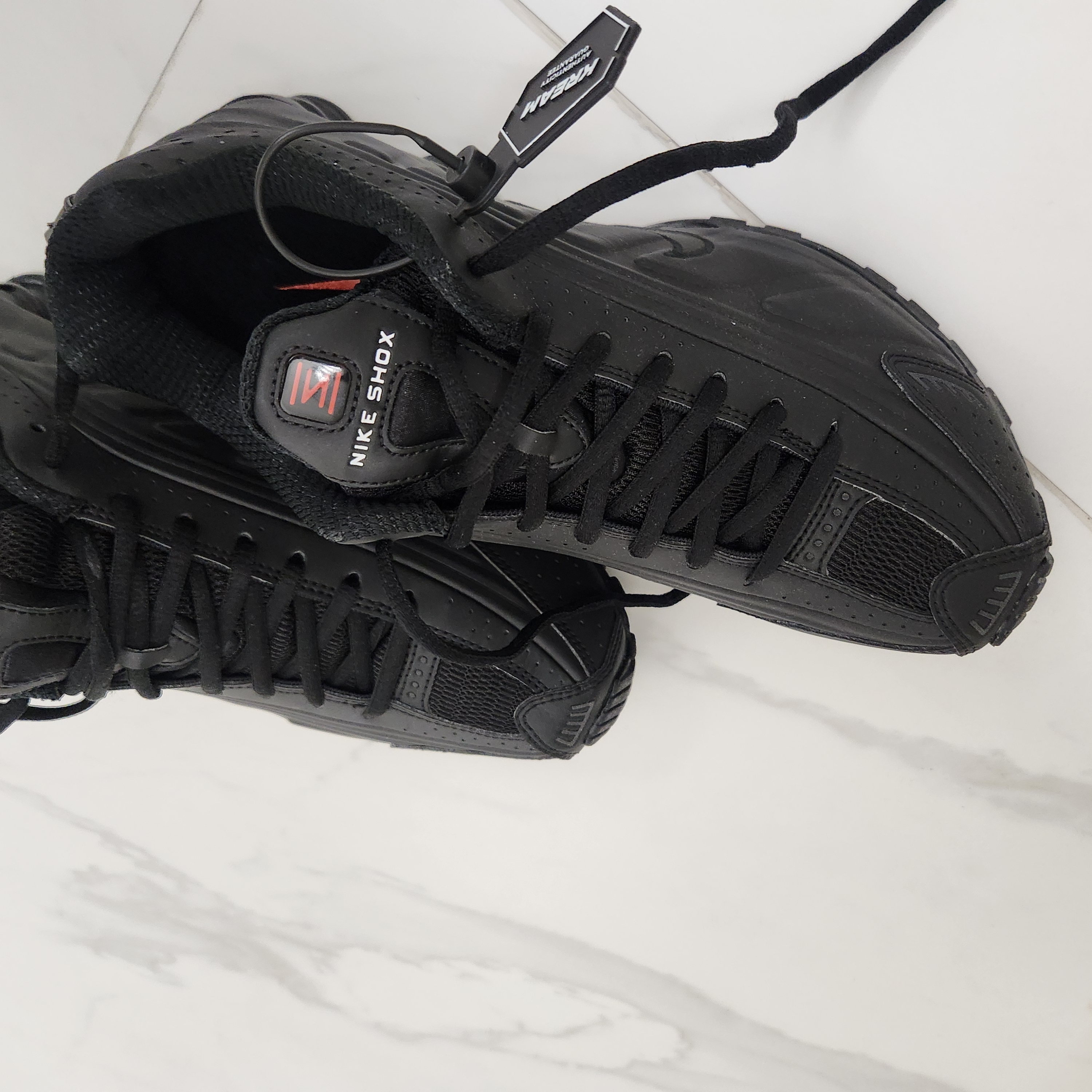 (W) Nike Shox R4 Black 착용 스타일
