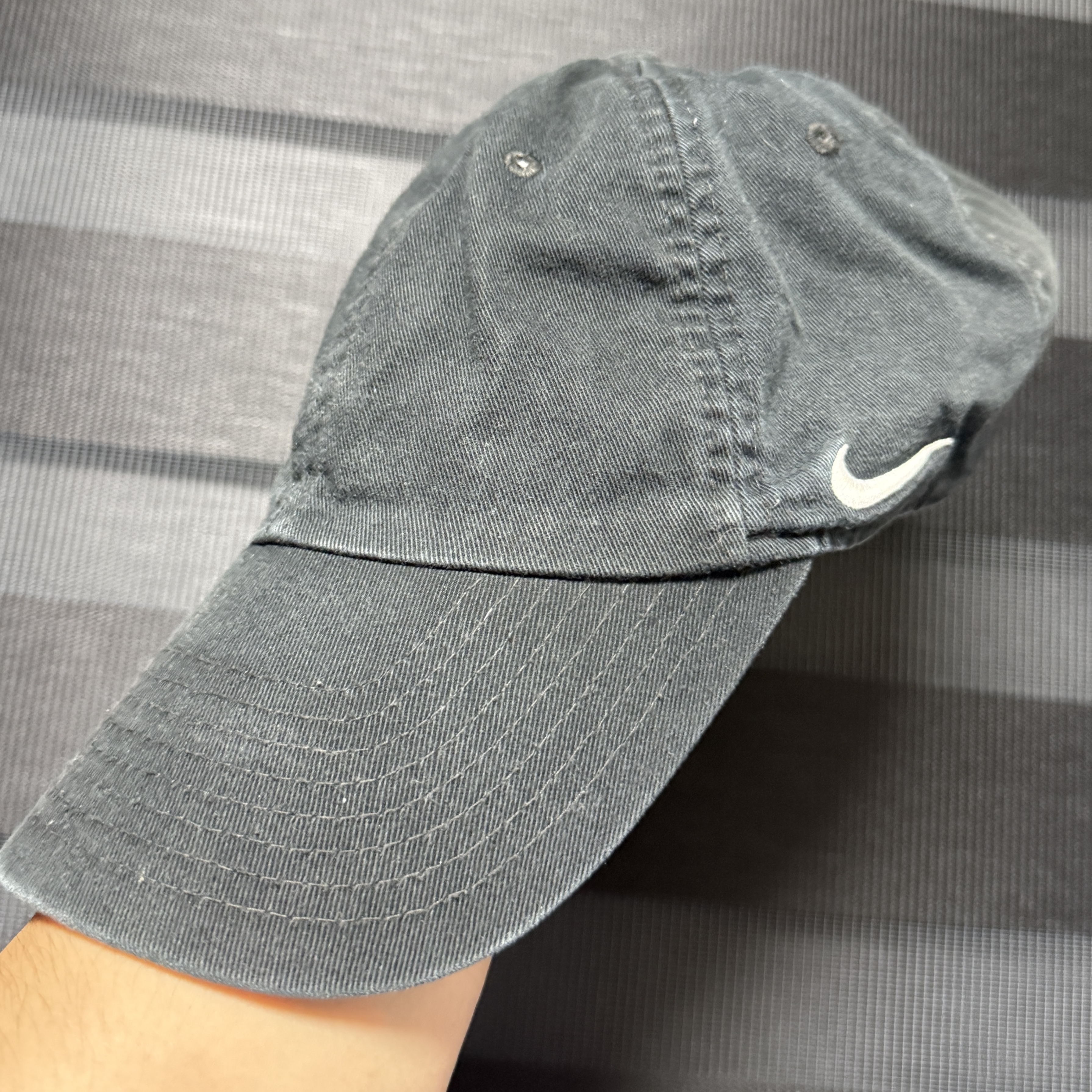Nike Club Unstructured Futura Cap Black 착용 스타일