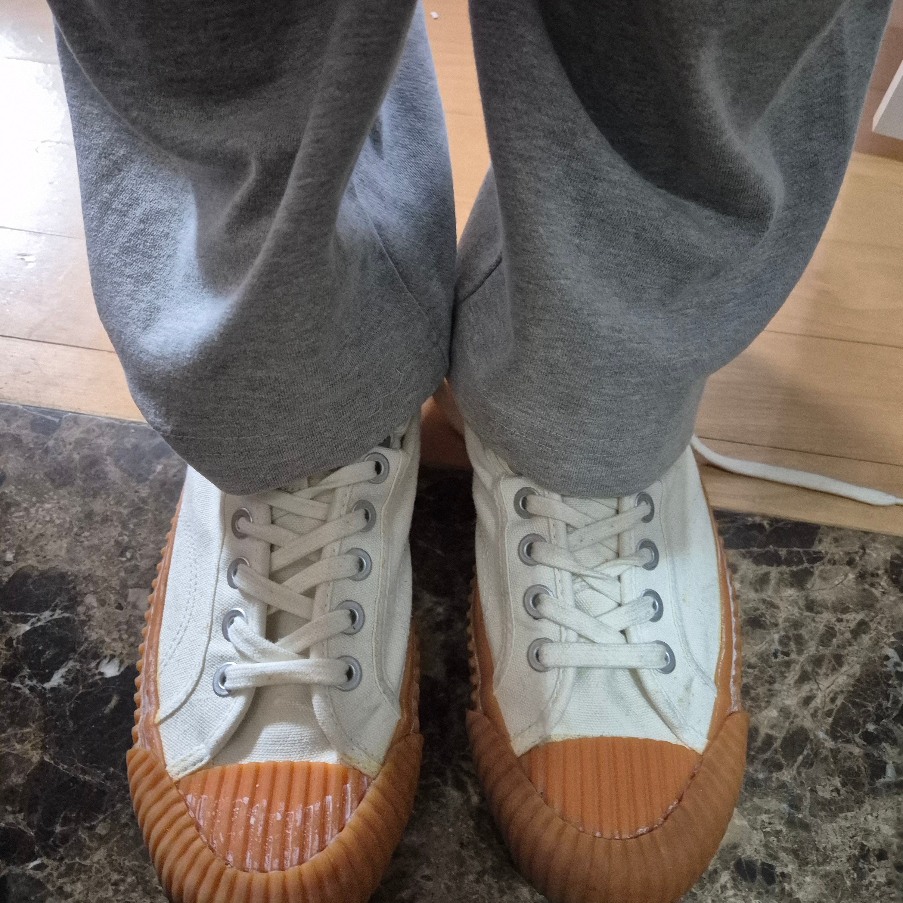 Excelsior Bolt Low Steam White/Gum 착용 스타일