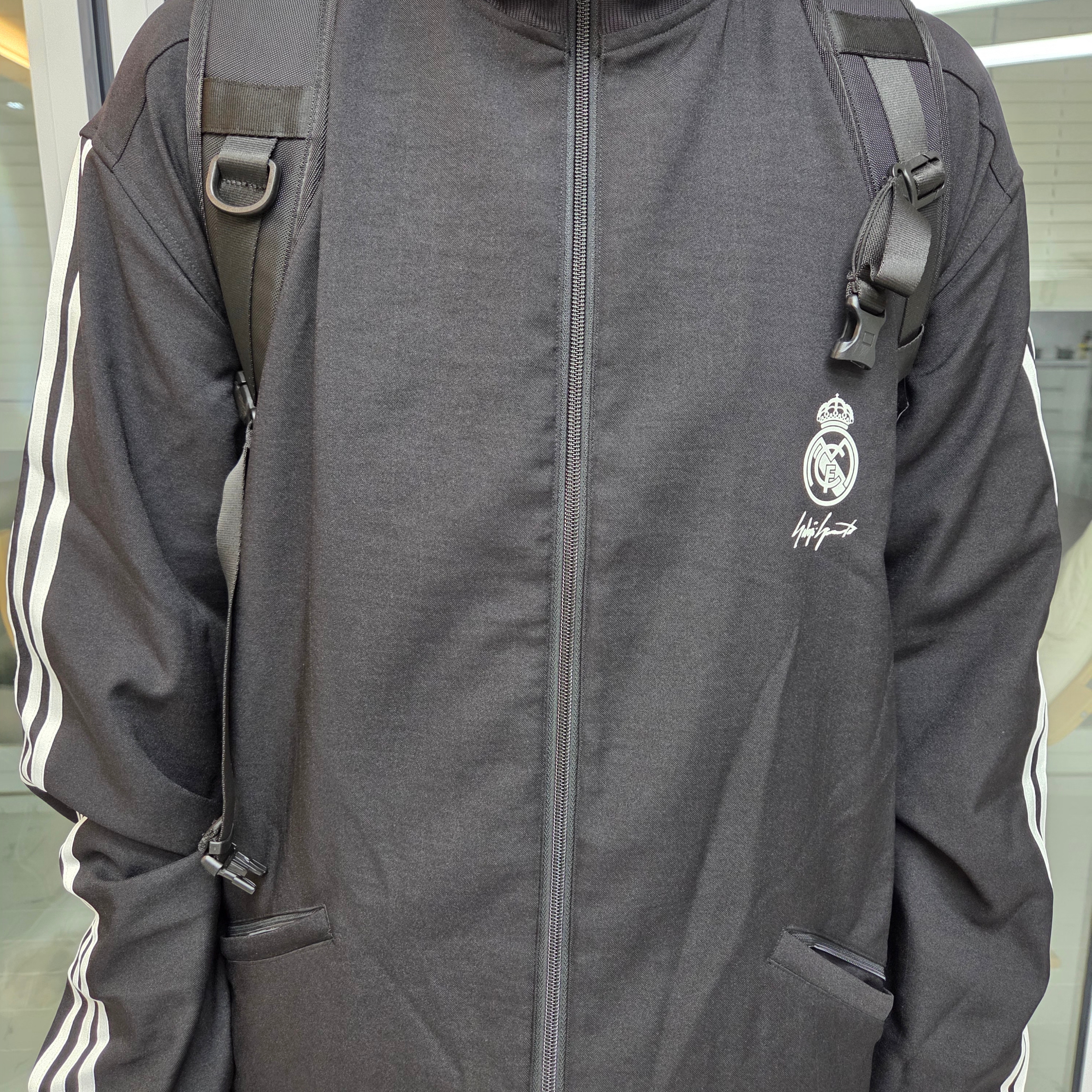 Y-3 x Real Madrid Track Top Black 착용 스타일 - 2