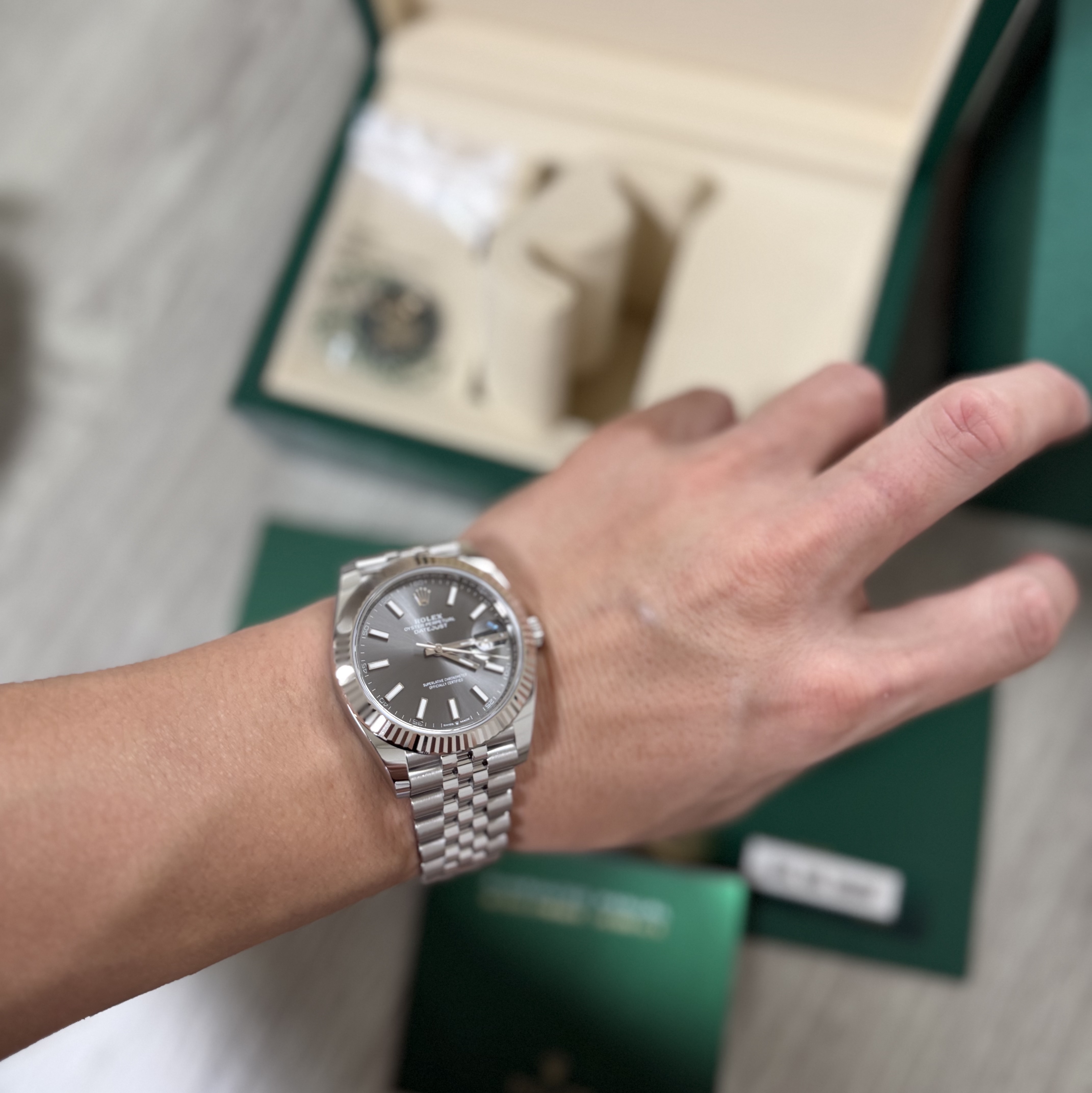 Rolex Datejust 41mm 126334 Slate Jubilee 착용 스타일 - 2