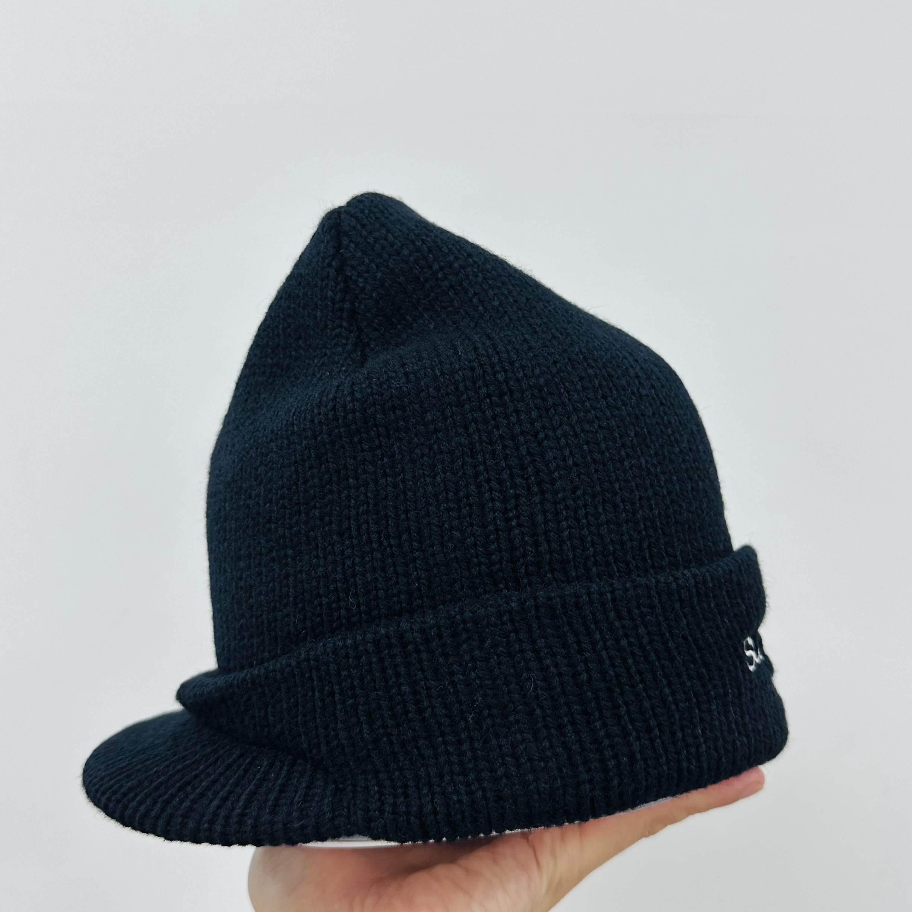 Supreme Radar Beanie Black - 25FW 착용 스타일 - 3
