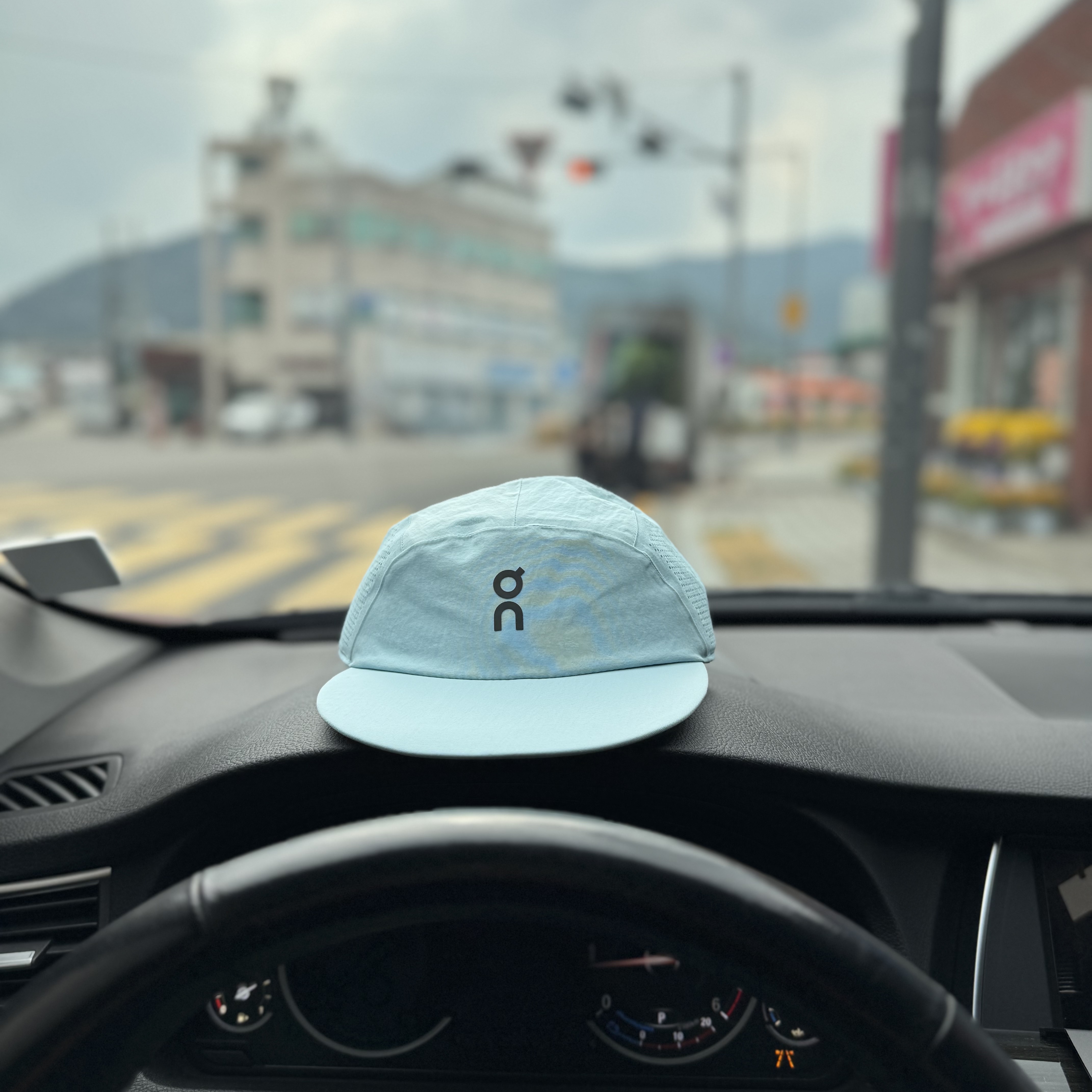 On Running Performance Cap Wash 착용 스타일