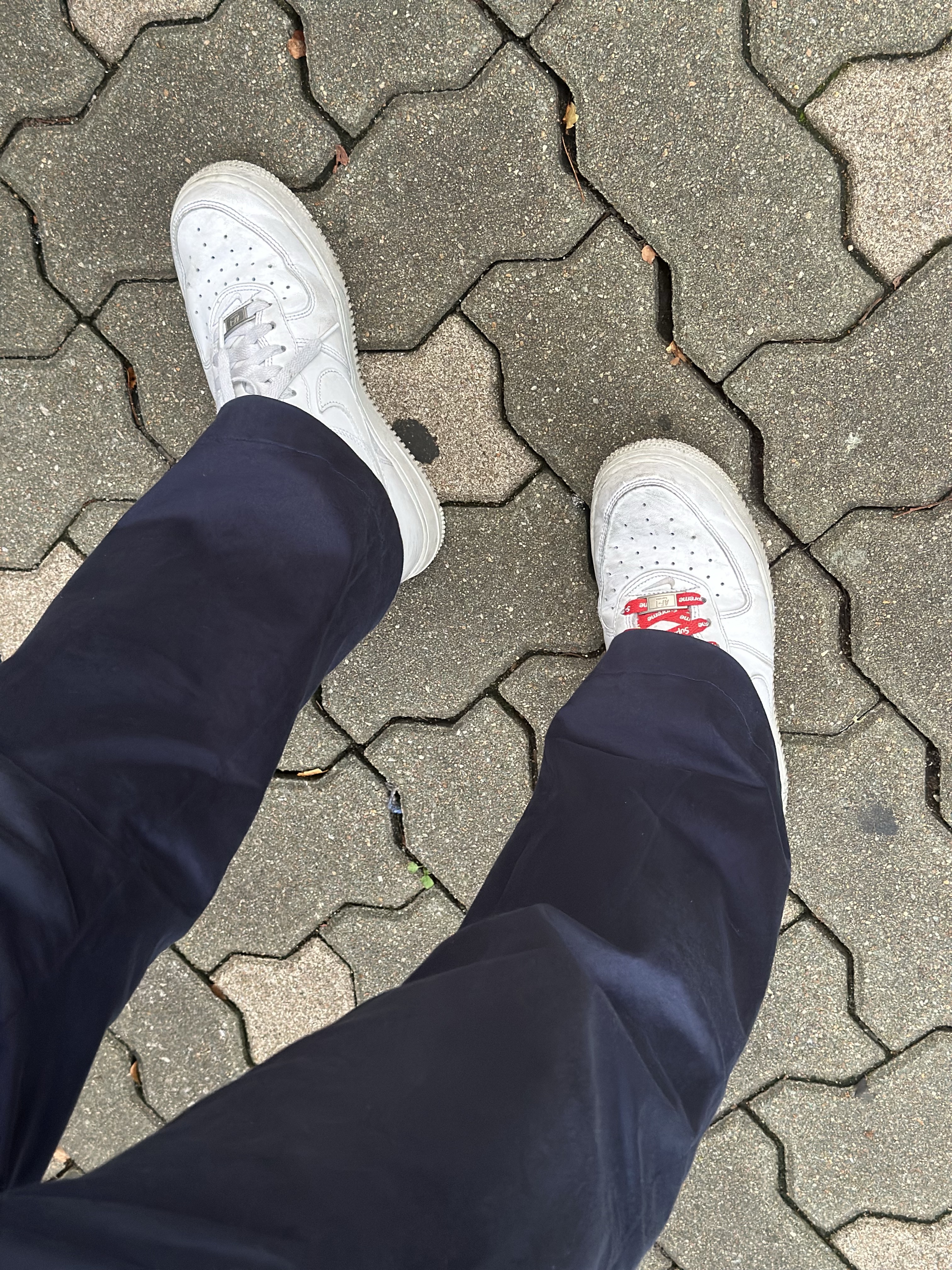 Nike x Supreme Air Force 1 Low White 착용 스타일