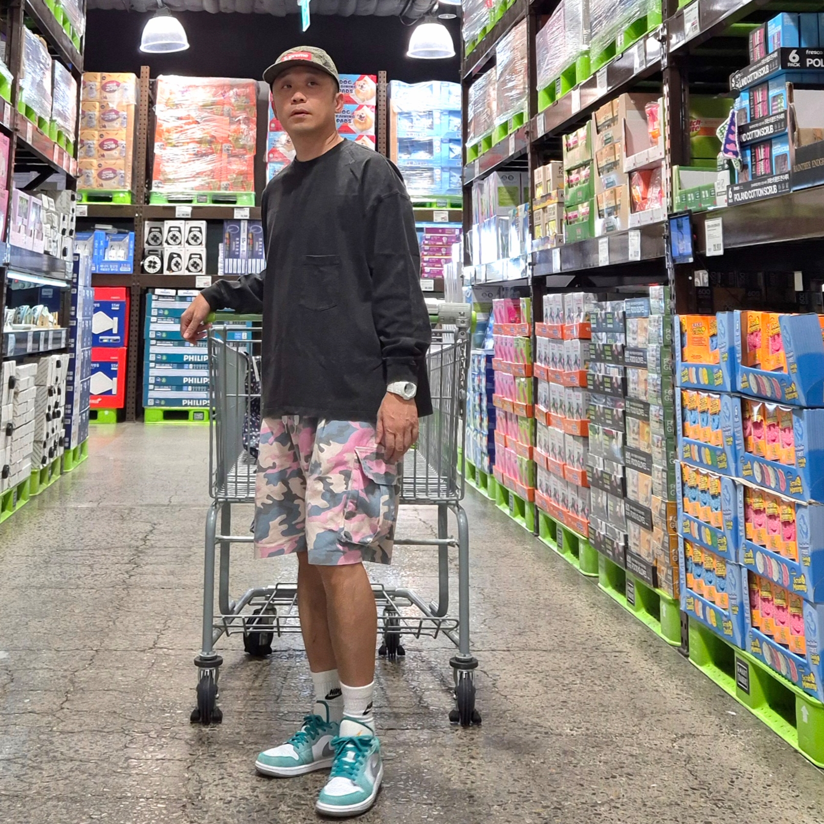 Jordan 1 Low SE New Emerald, Nike Everyday Essential Crew Socks White Black (3 Pack/Korean Ver.) 착용 스타일 - 1