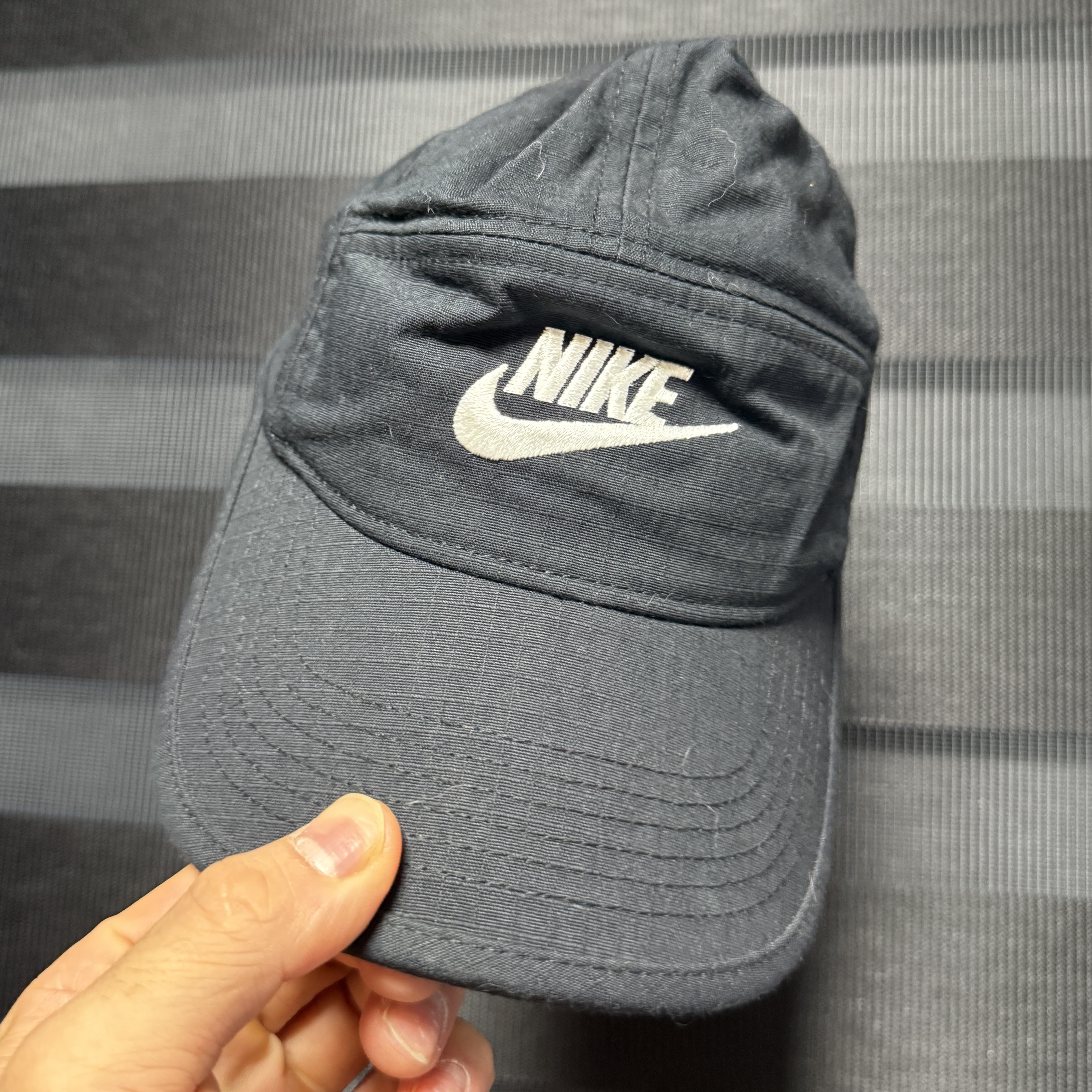 Nike Dri-Fit Fly Unstructured Swoosh Cap Black 착용 스타일