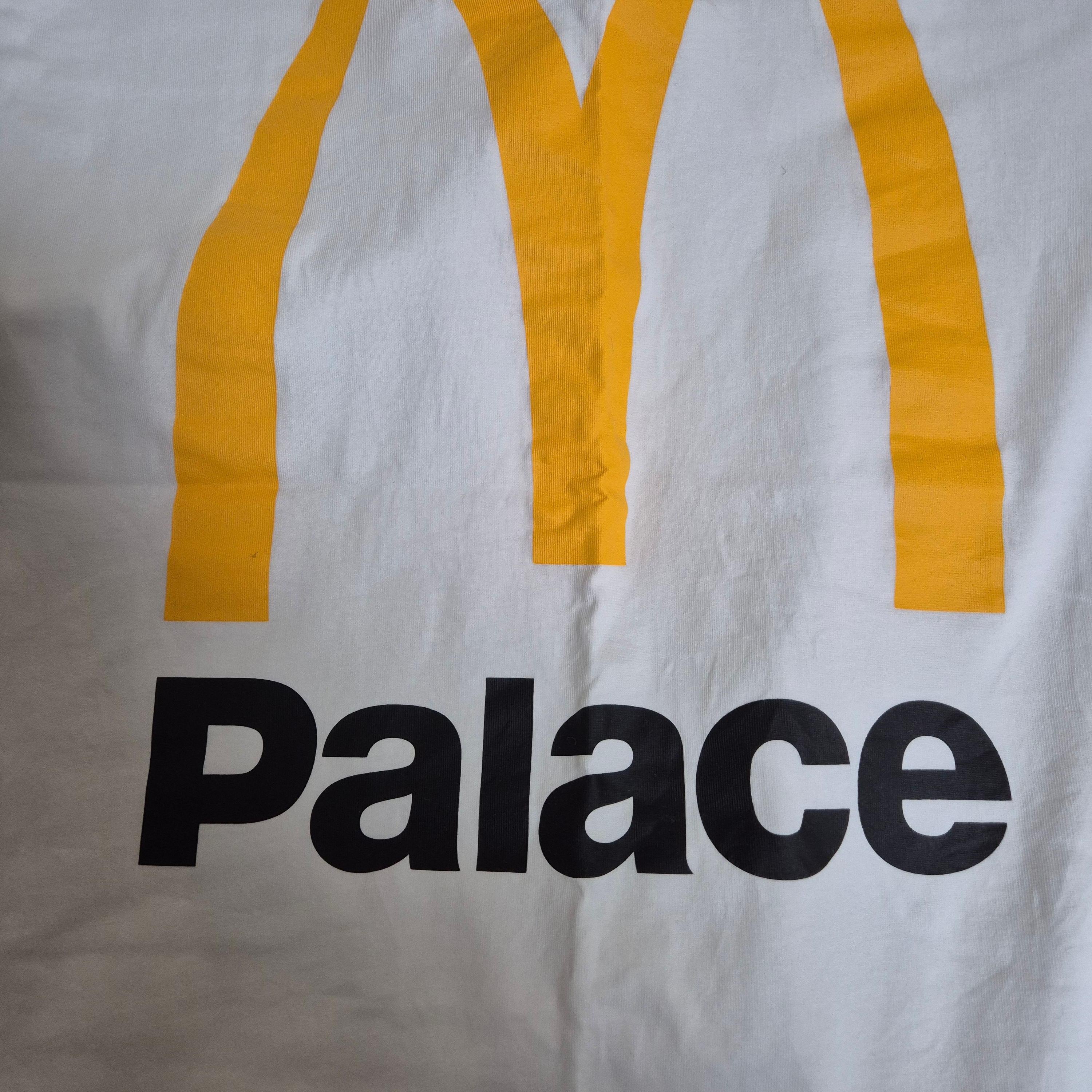 Palace x McDonald's Logo T-Shirt White - 23FW 착용 스타일