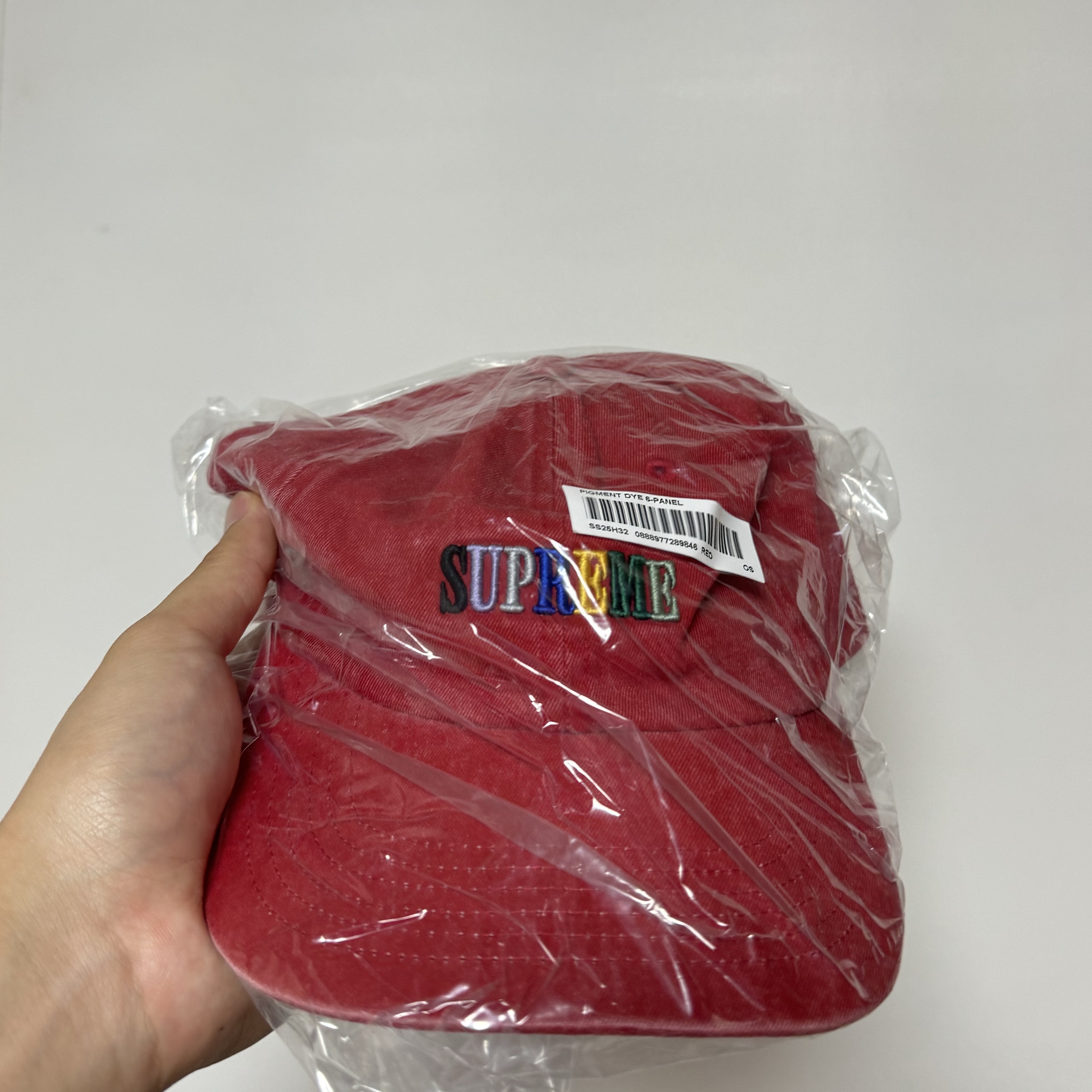 Supreme Pigment Dye 6-Panel Red - 25SS 착용 스타일