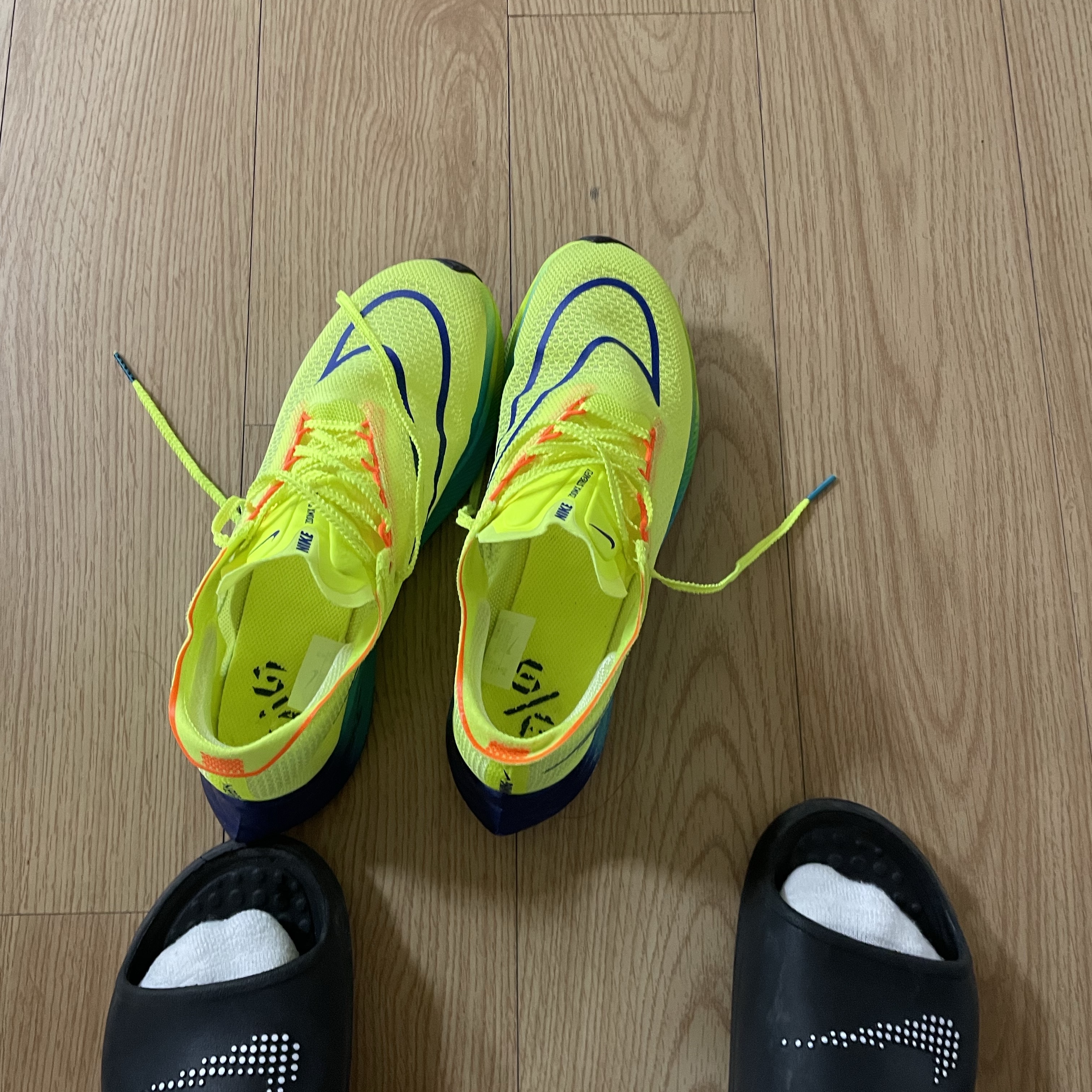 Nike ZoomX Streakfly Volt Black 착용 스타일