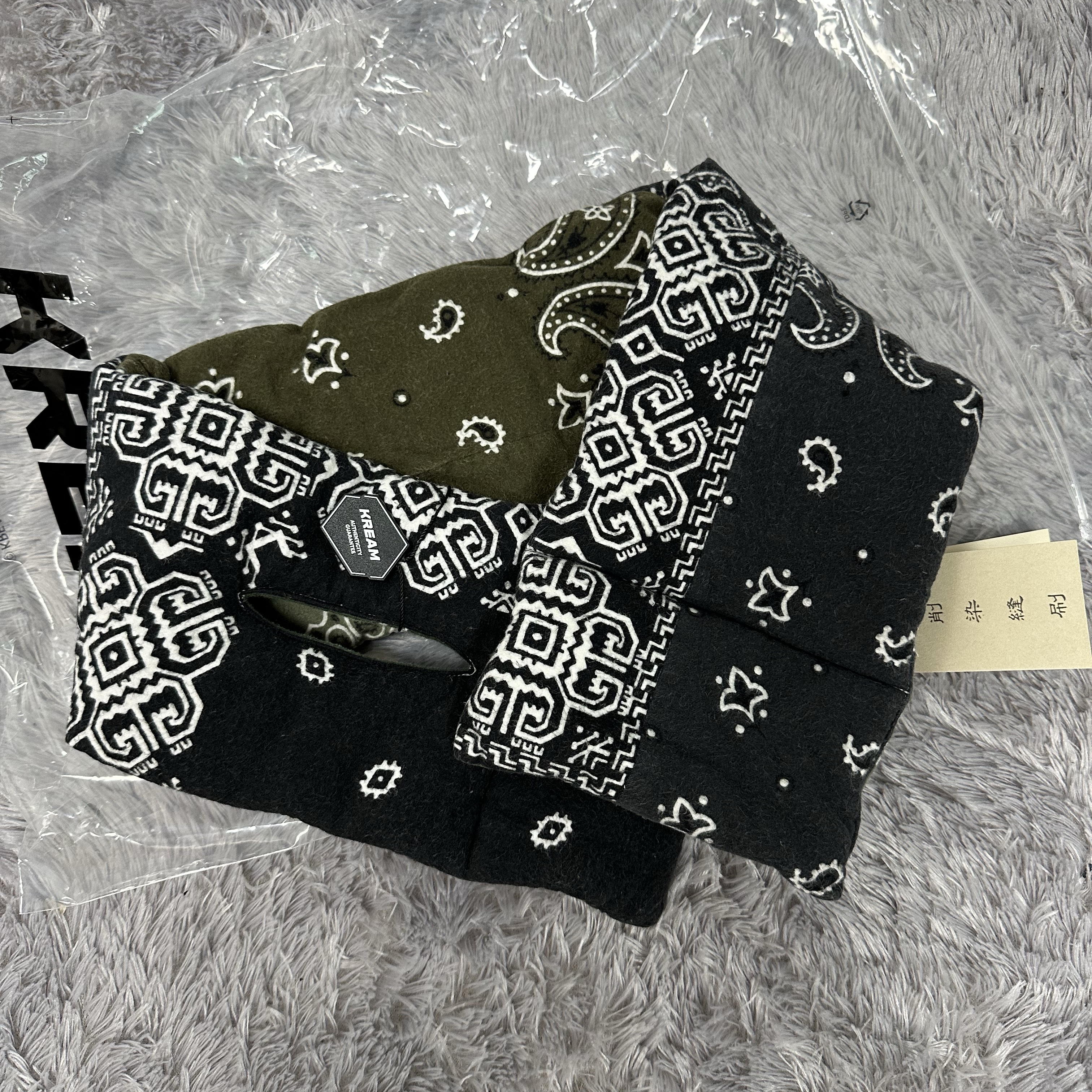 Kapital Flannel Bandana Pattern Reversible Kesa Muffler Black Khaki 착용 스타일 - 1