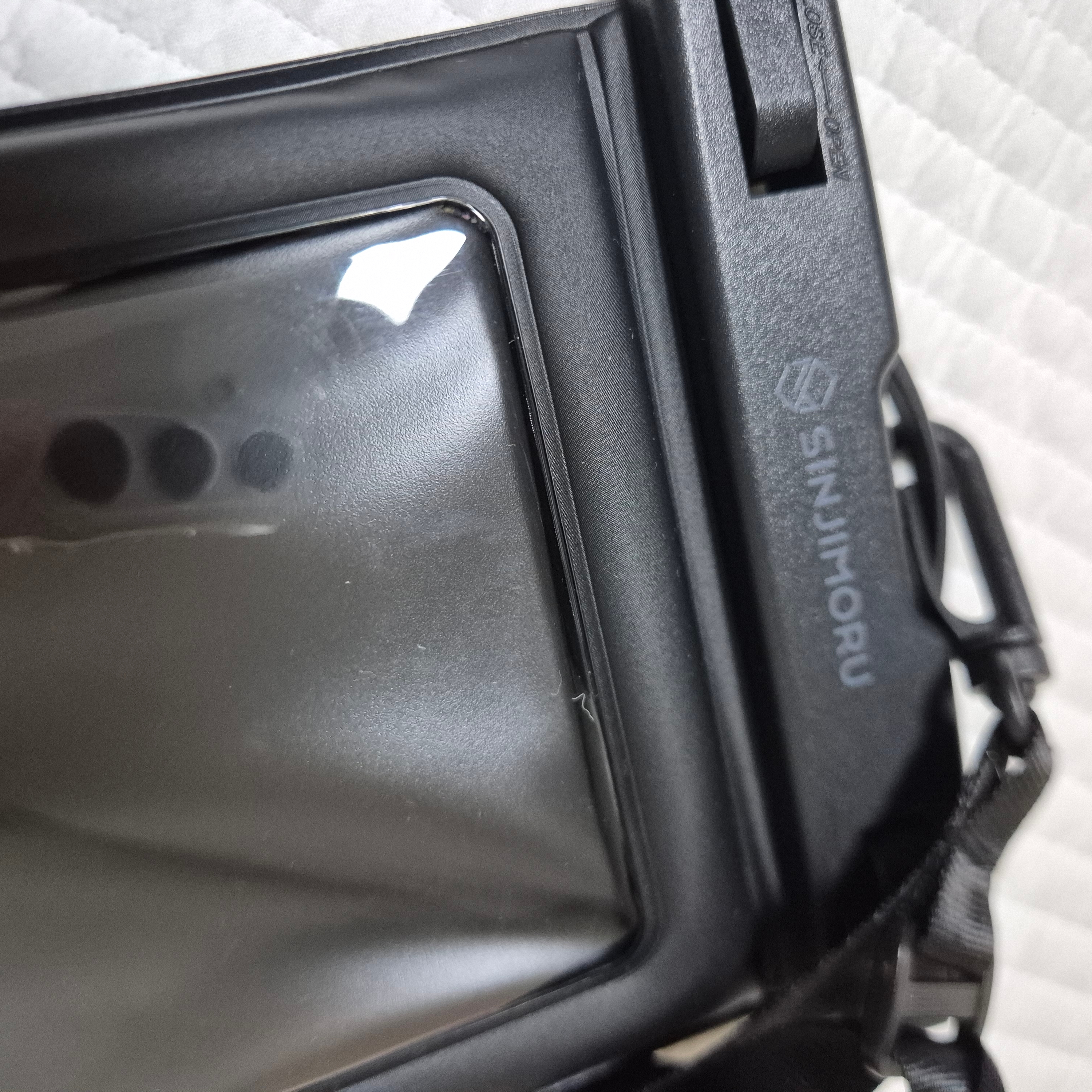 SINJIMORU IPX8 Slim Waterproof Pocket Bag Black 착용 스타일