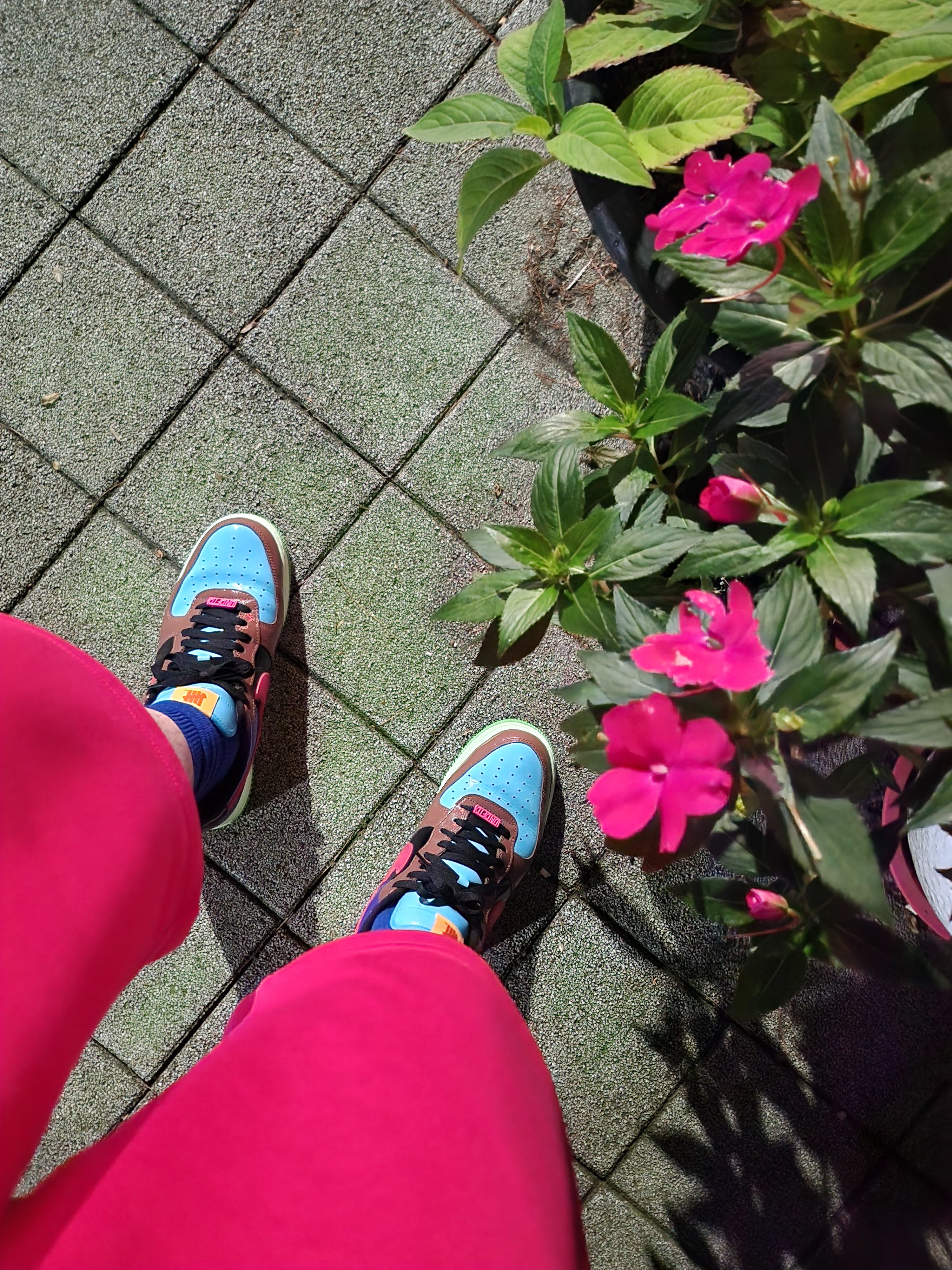 Souvenir Official Eunify T-Shirt Blue 2022, Nike x Undefeated Air Force 1 Low SP Multi Patent Pink Prime 착용 스타일 - 4