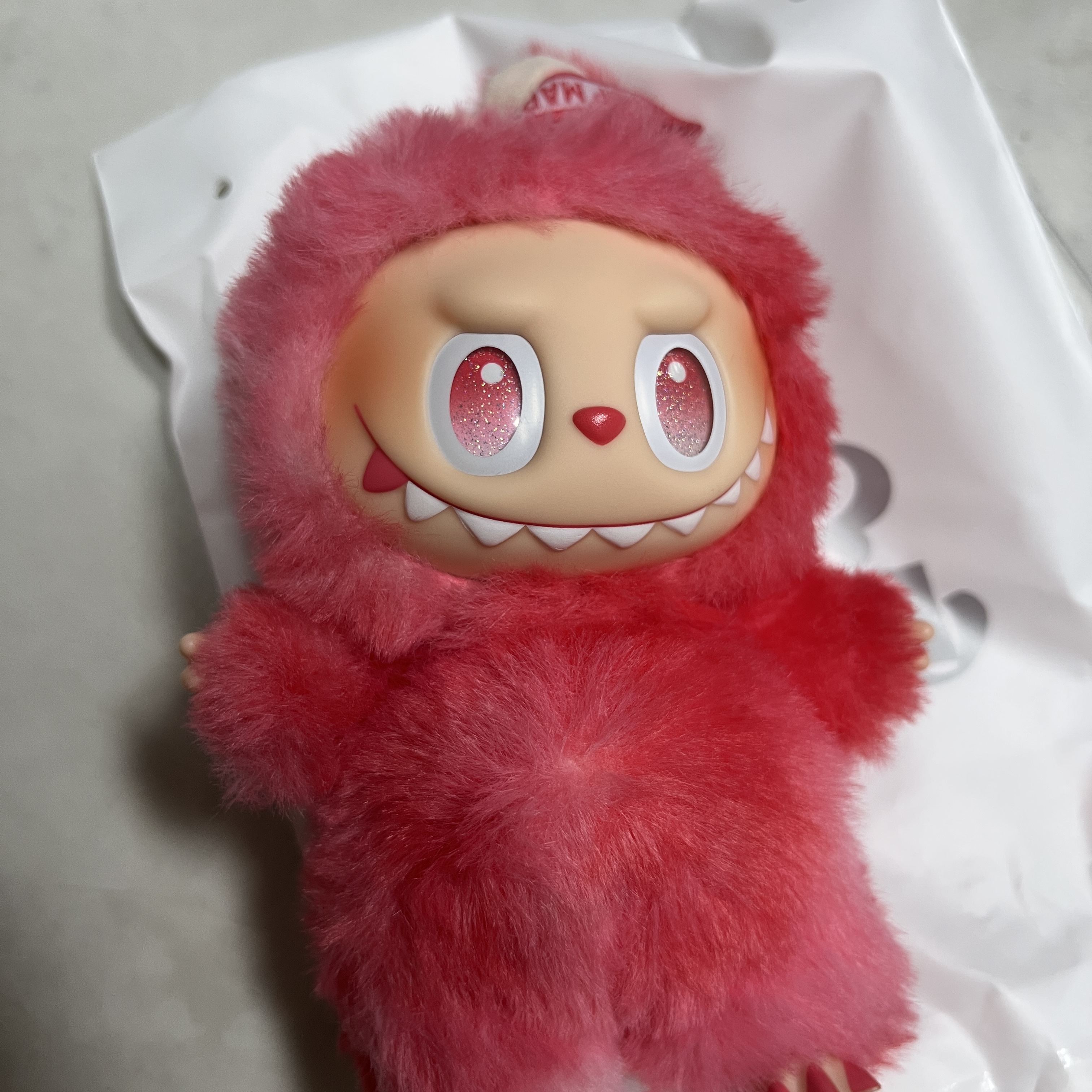 Pop Mart Labubu The Monsters Highlight Series Love Keyring (Opened Case) 착용 스타일