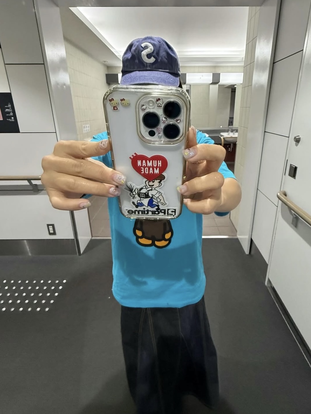 BAPE Big Baby Milo T-Shirt Blue, Human Made HM iPhone 16 Case Black 착용 스타일