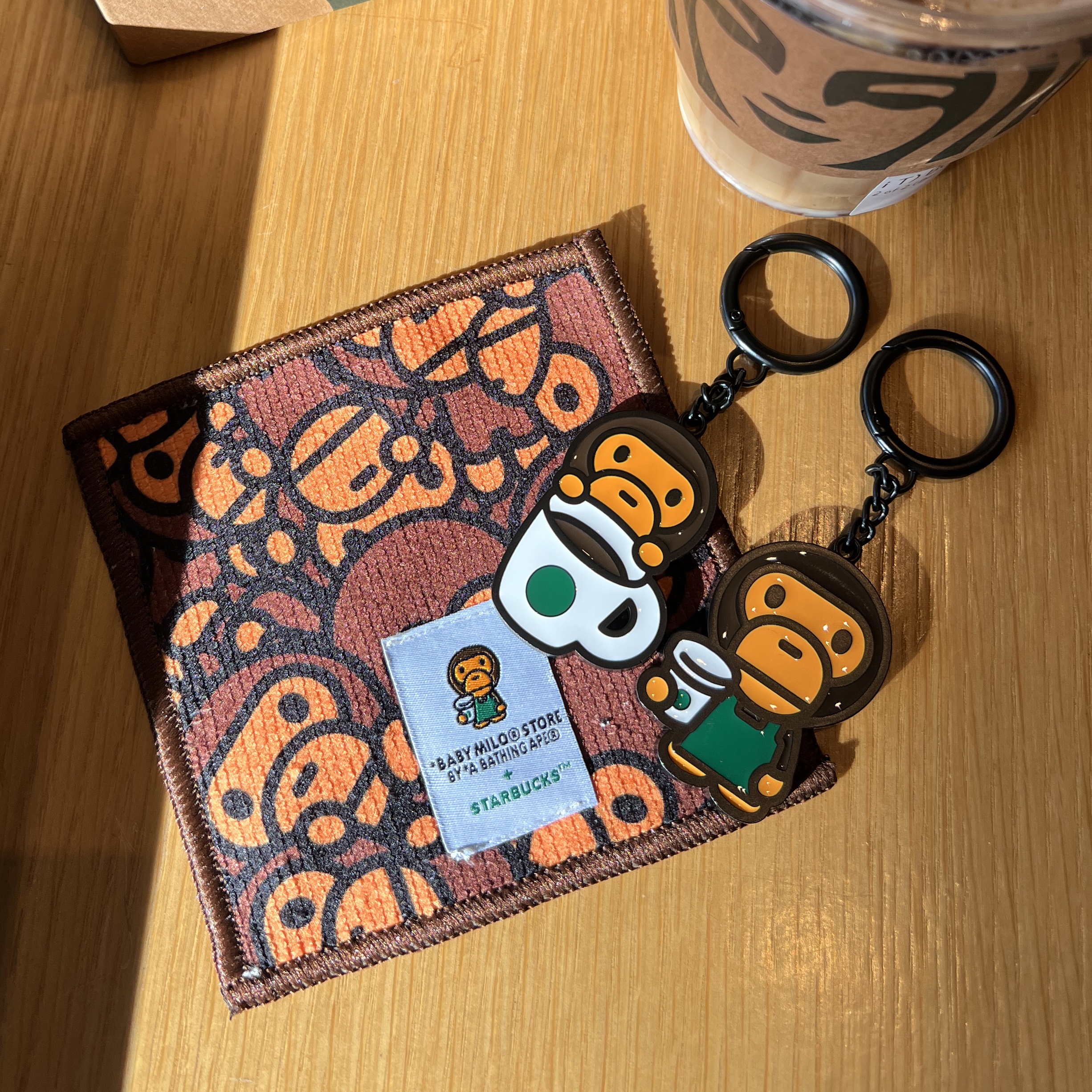 Starbucks x BAPE Baby Milo Keychain, Starbucks x BAPE Baby Milo Keychain 착용 스타일