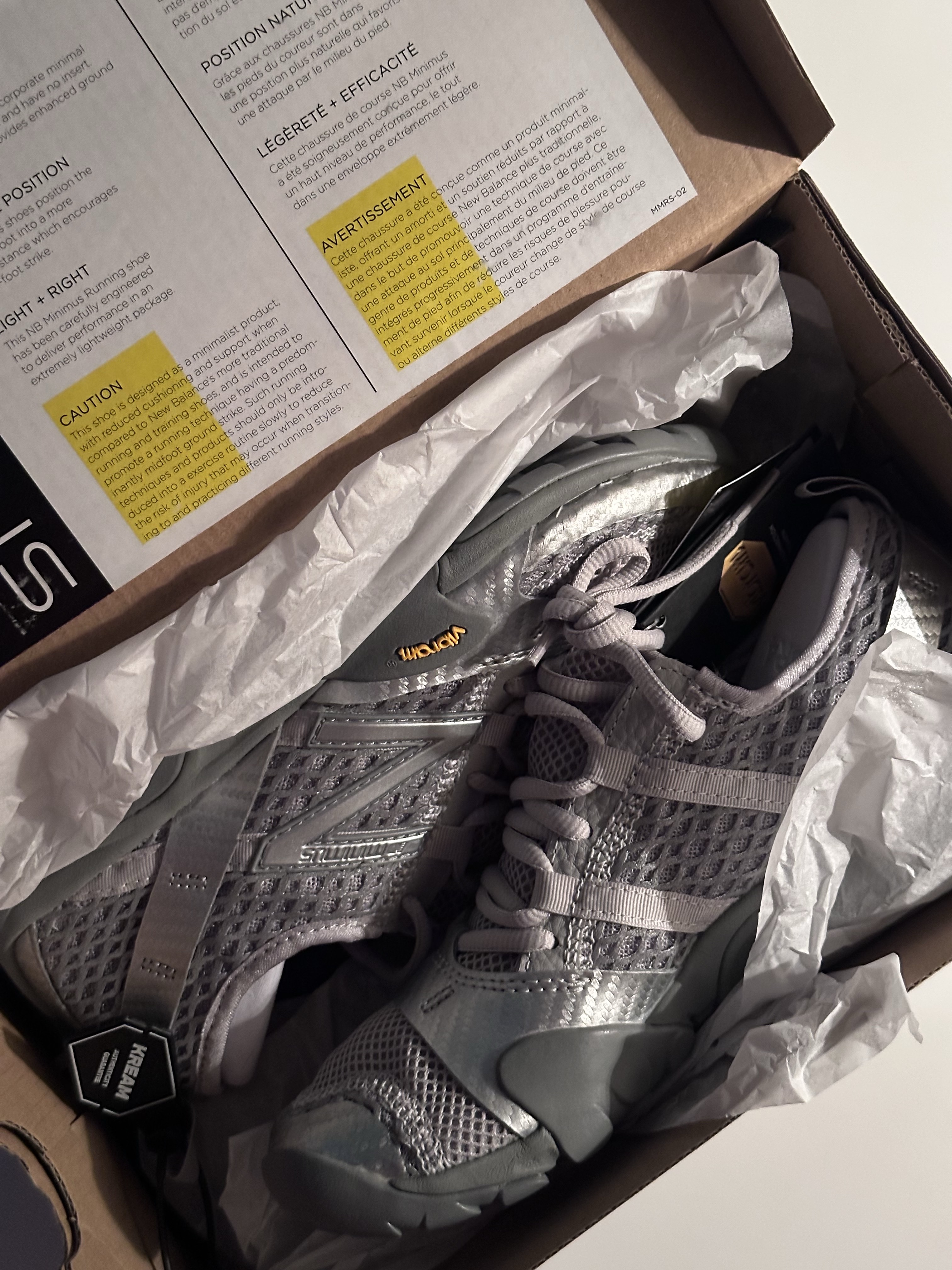 New Balance Minimus MT10O Slate Grey Silver Metallic 착용 스타일 - 2