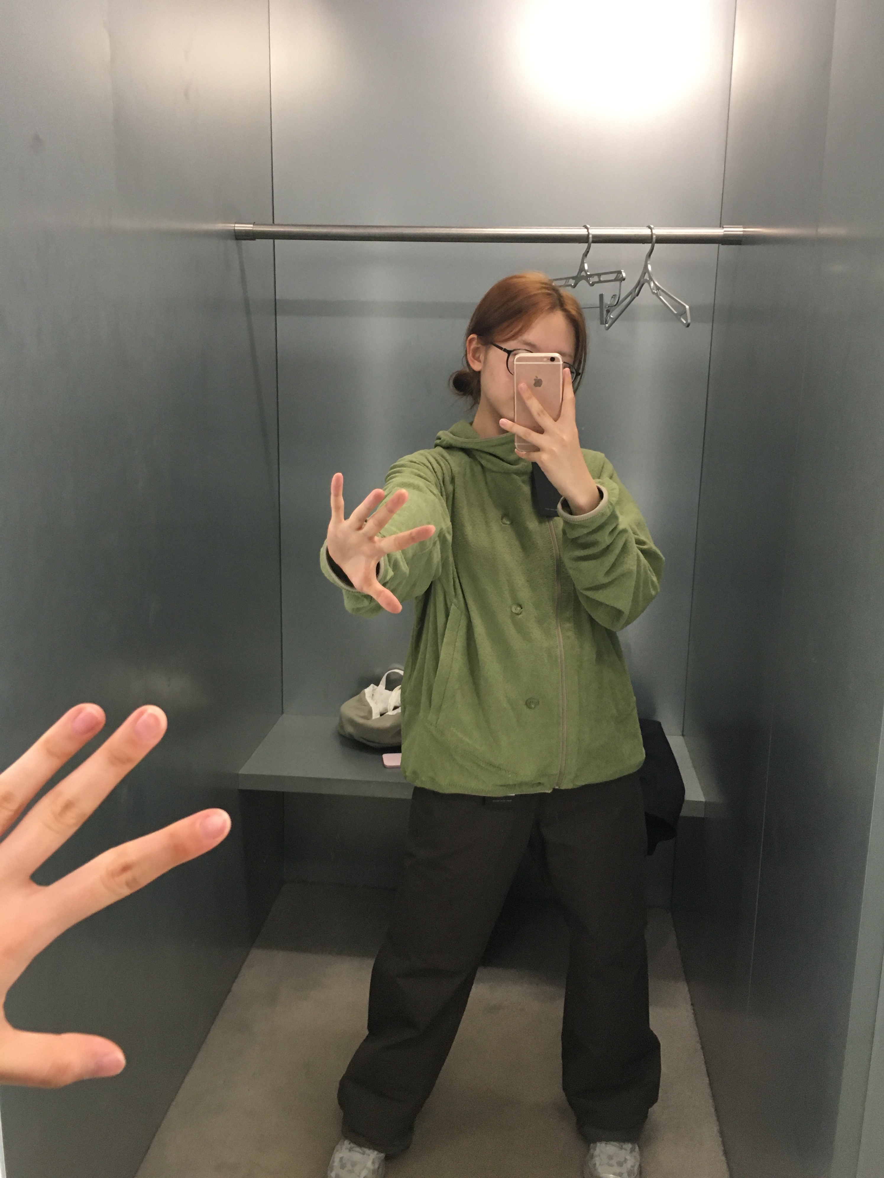 Sansan Gear Button Fleece Jacket Green 착용 스타일