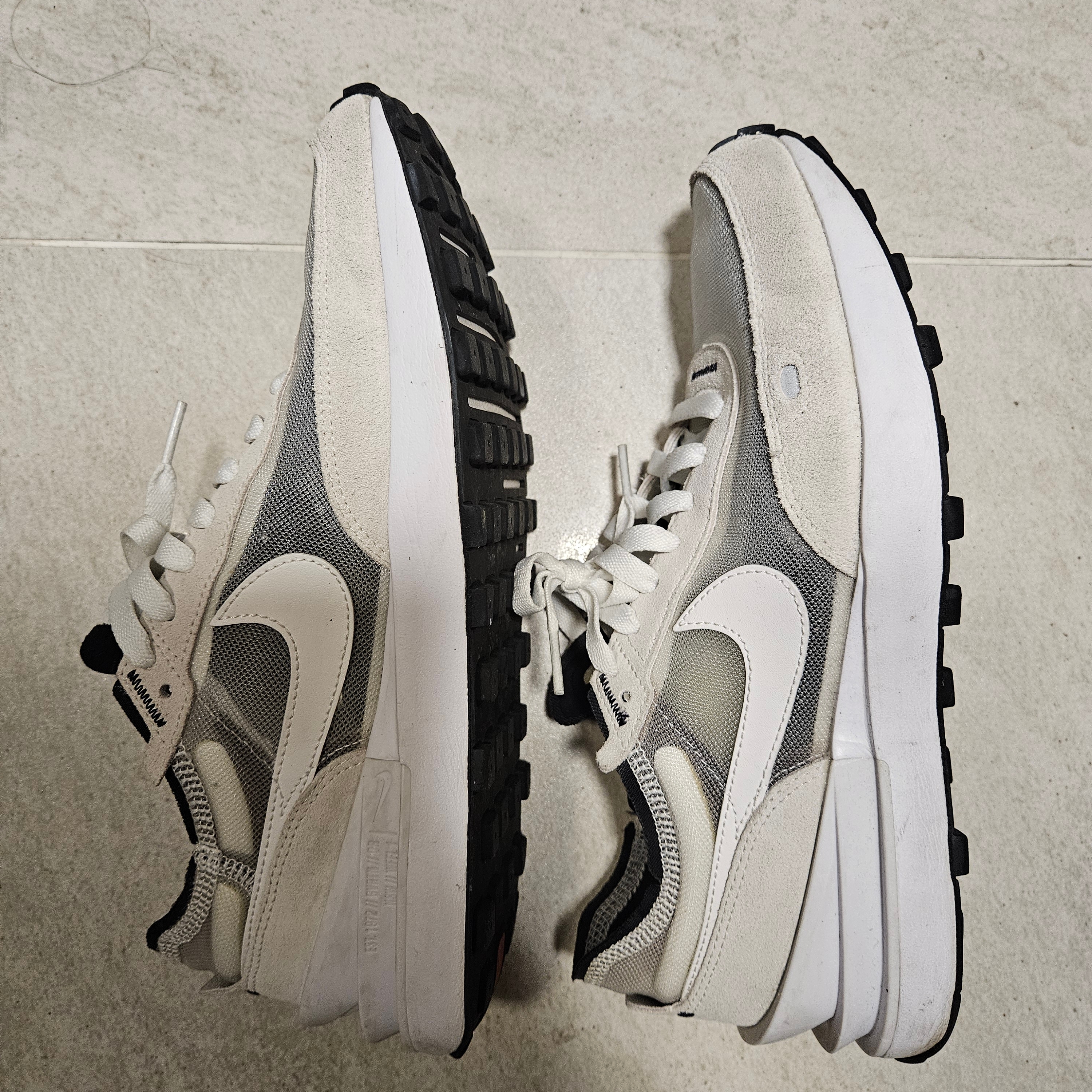 Nike Waffle One Infinite Lilac 착용 스타일