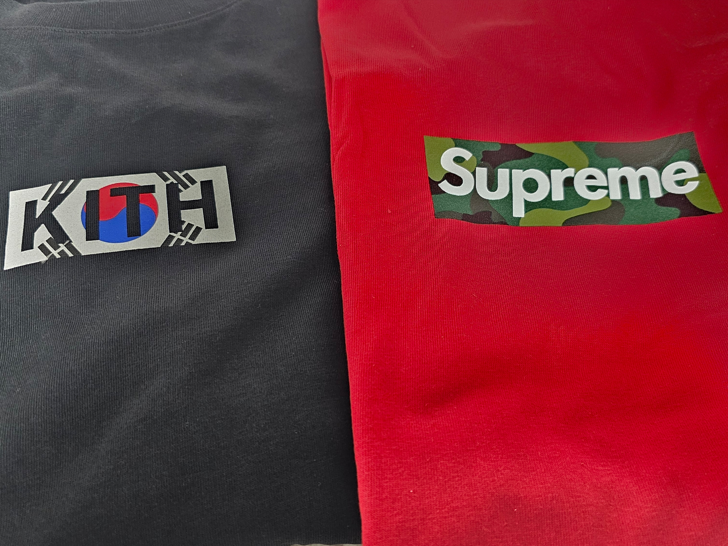 Kith Seoul Box Logo T-Shirt Black, Supreme Box Logo T-Shirt Red - 23FW 착용 스타일