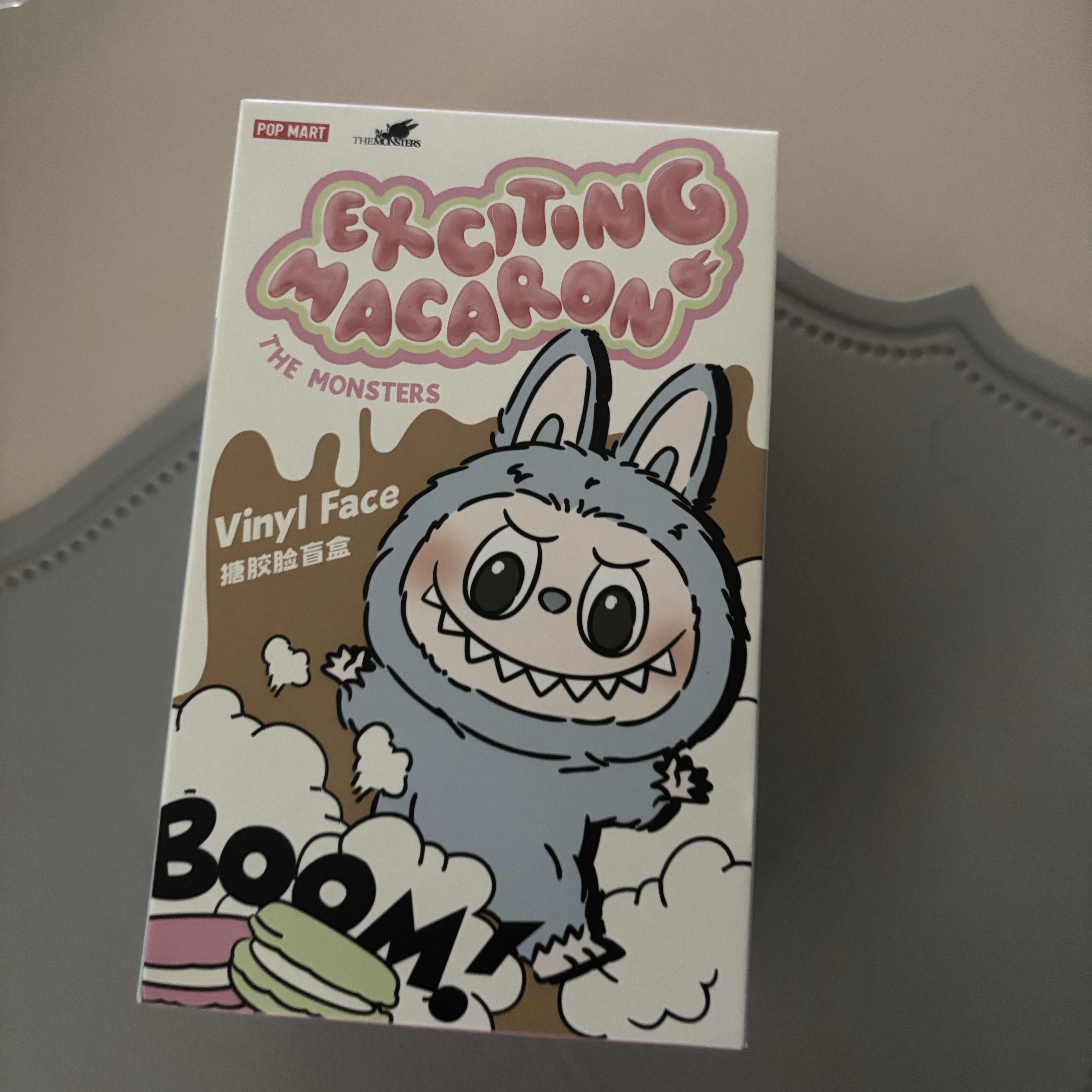 Pop Mart The Monsters Labubu Tasty Macarons Series Sealed Case (1 Blind Box) 착용 스타일